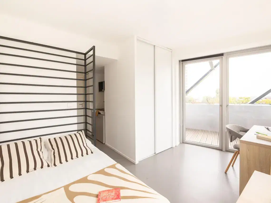 Paris La Défense, Paris – Studio with Terrace