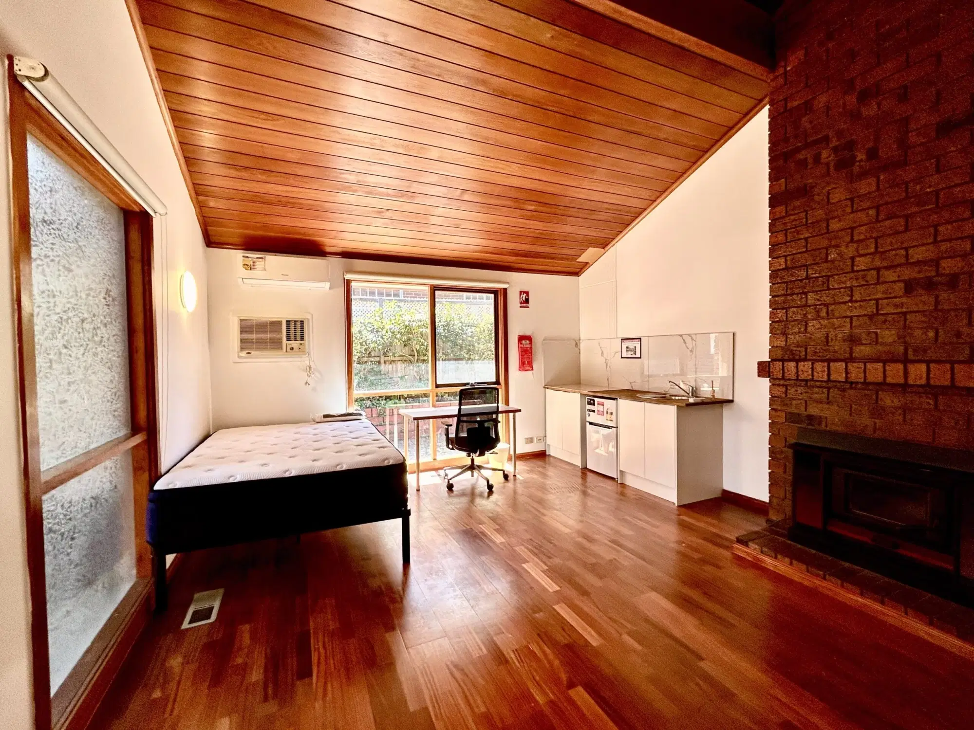 Room in a 8 Bedroom Apartment, 103 Monash Dr, Mulgrave, Australia VIC 3170 – Double Room Plus
