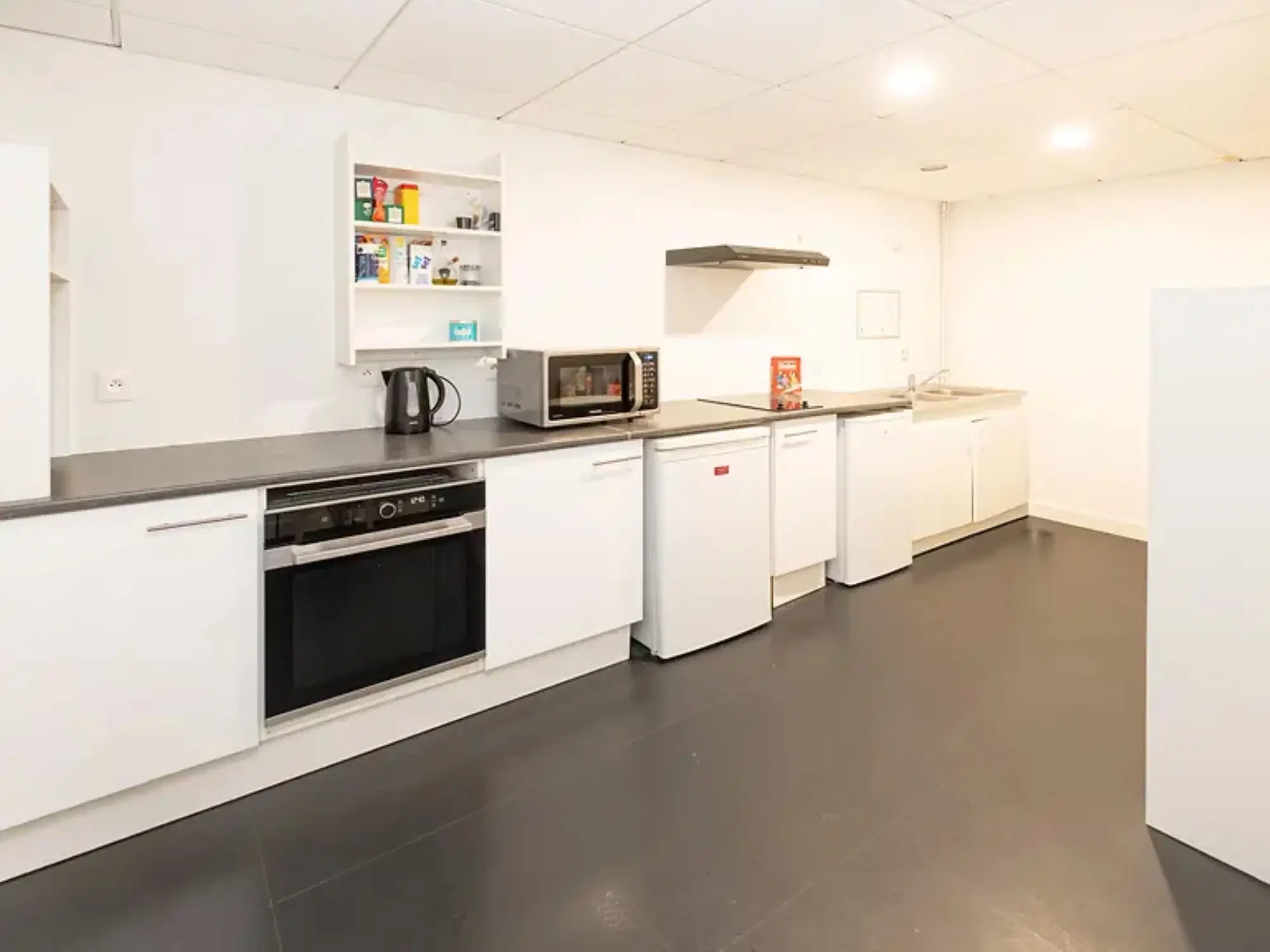 Paris Palaiseau, Paris – Kitchen