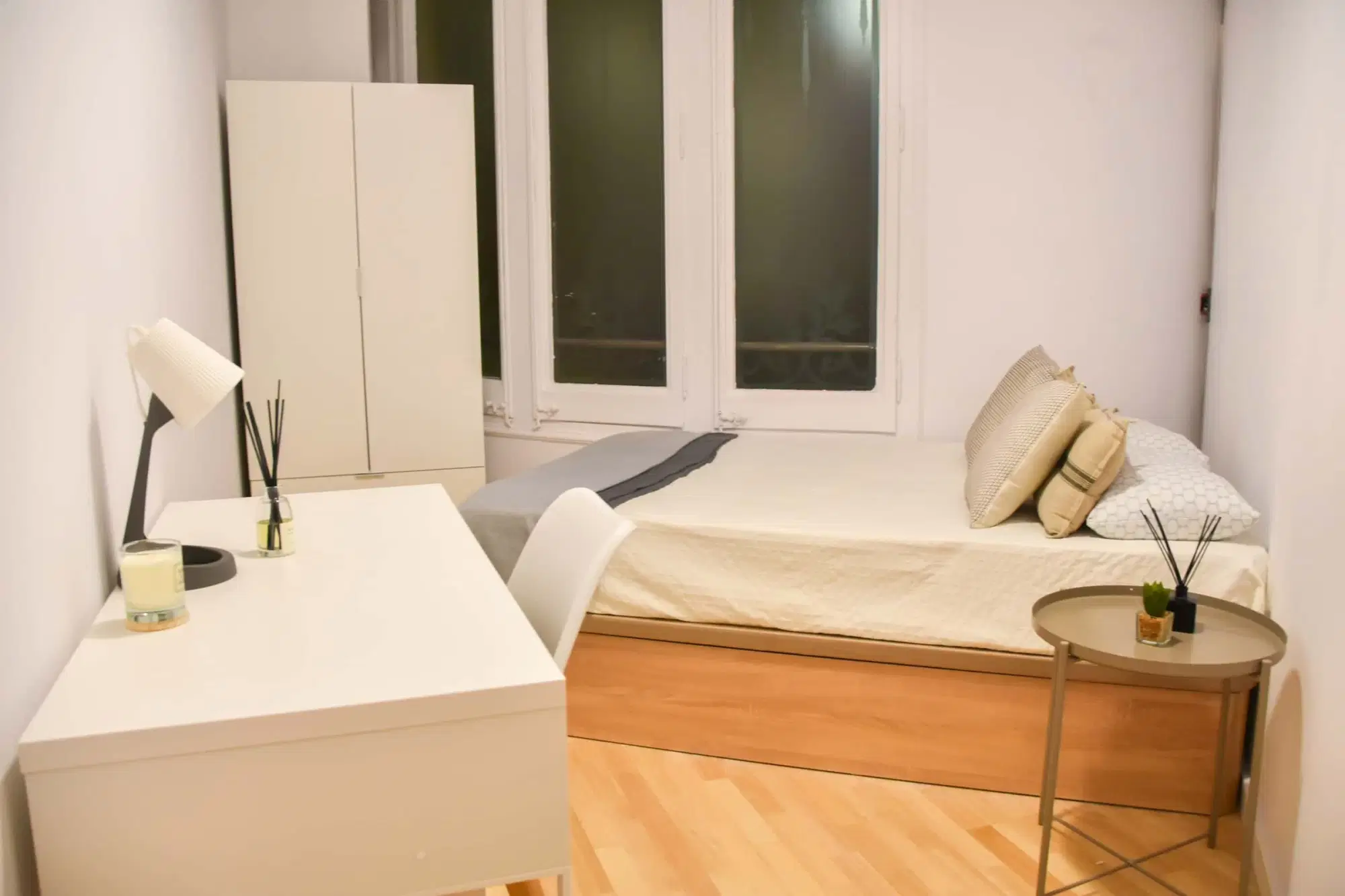 SPC 8009, Barcelona – #118931: Room in 10 Bedroom 3 Bathroom (Carrer de Roger de Llúria)