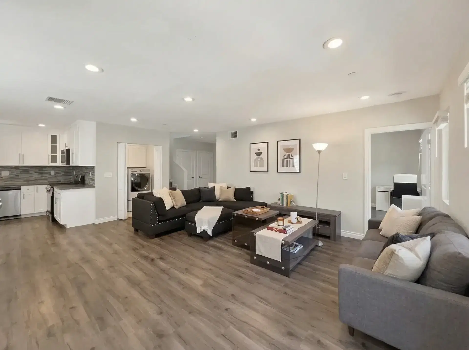 1334 W 37th Pl, Los Angeles – Common Area