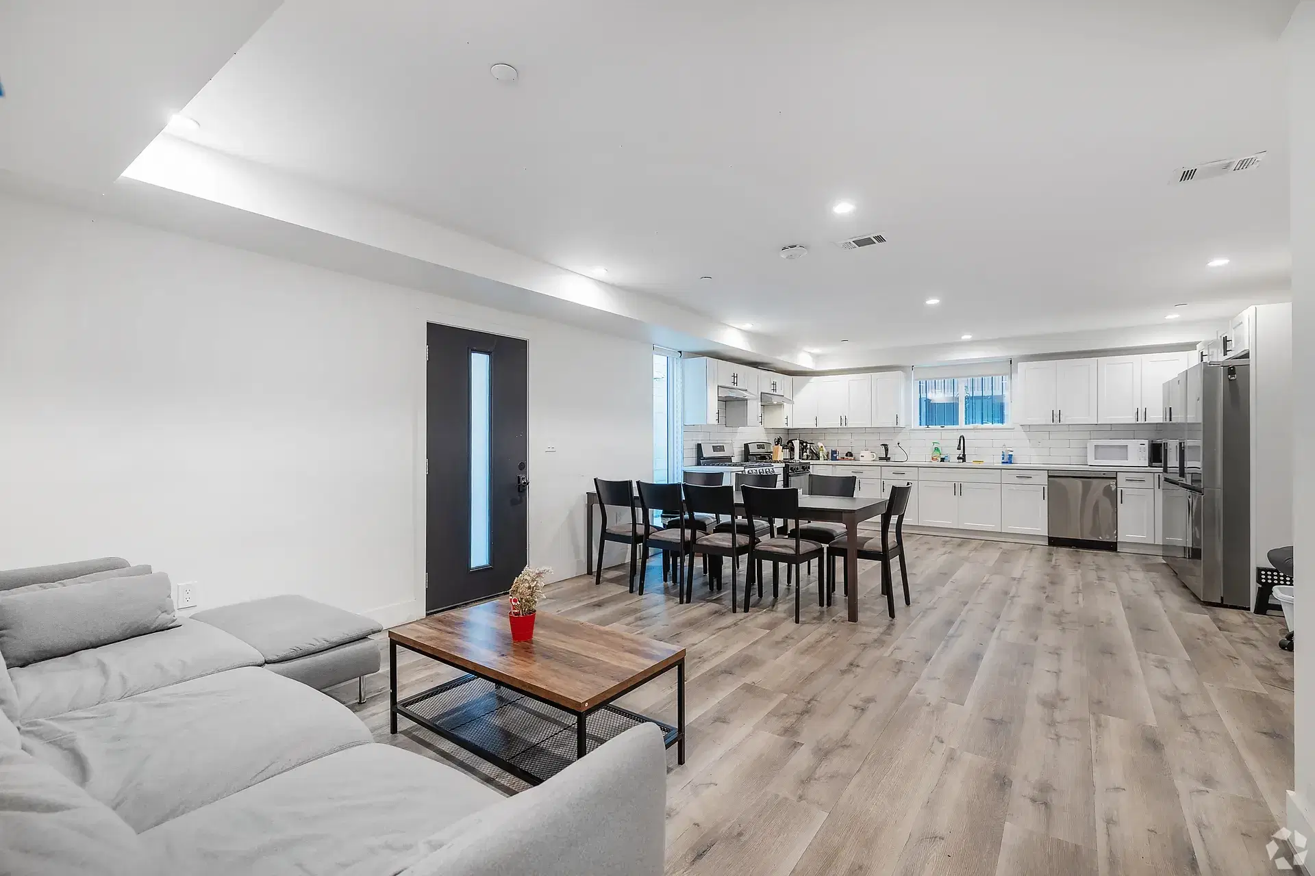 1186 W 37th Pl, Los Angeles – Kitchen
