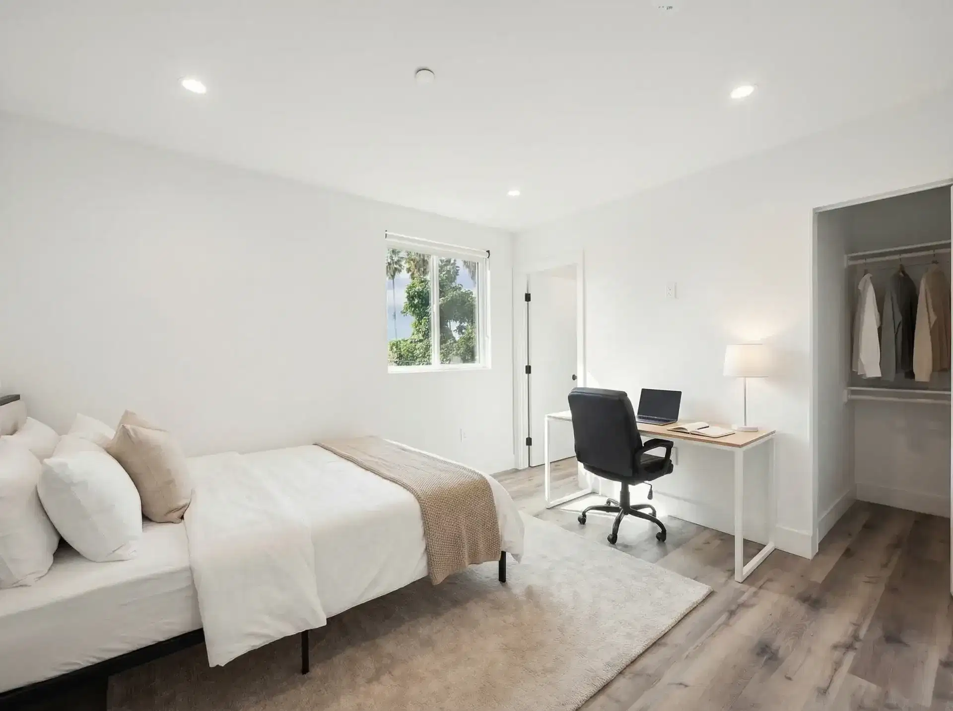 1186 W 37th Pl, Los Angeles