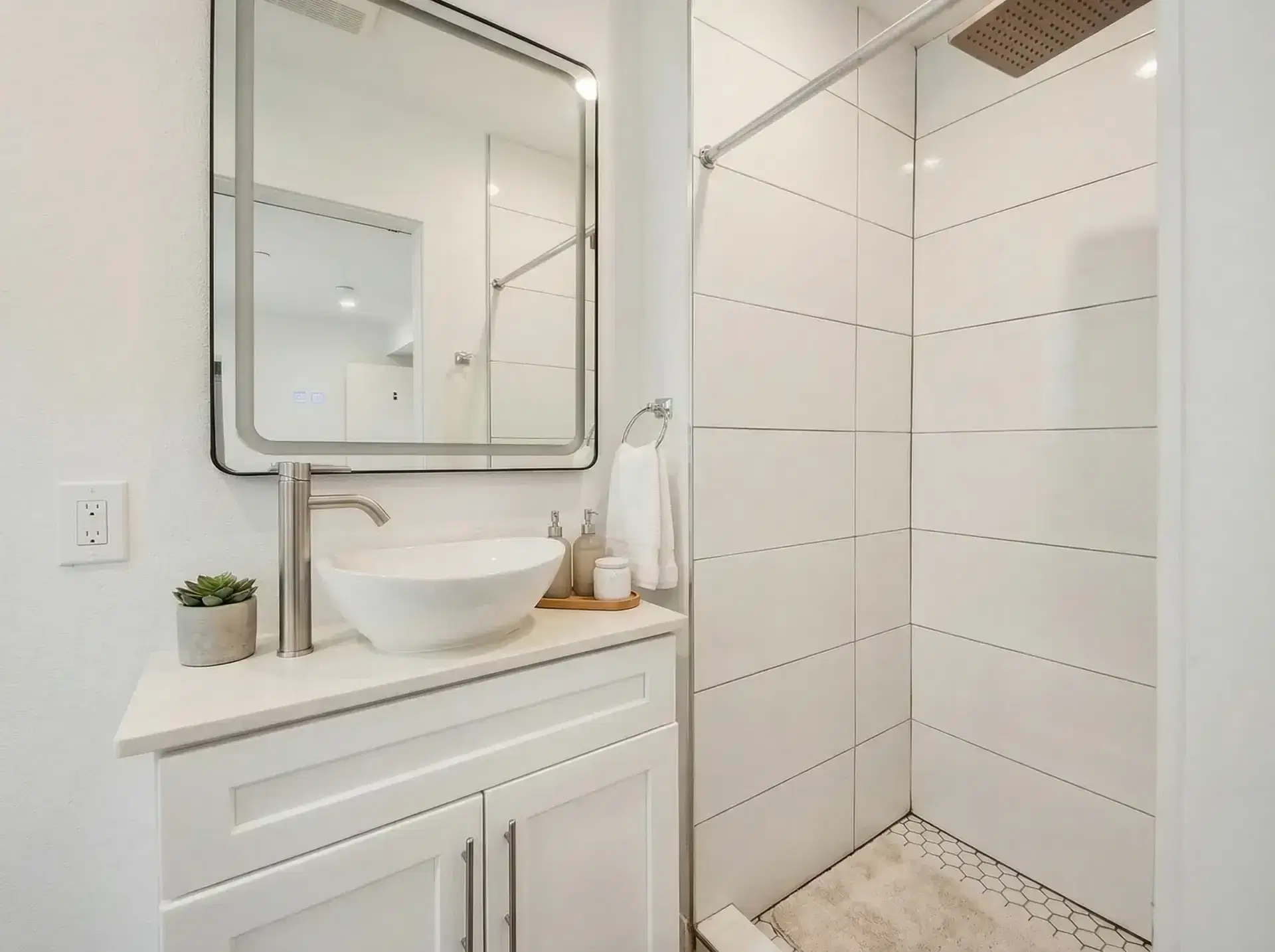 1186 W 37th Pl, Los Angeles – Bathroom