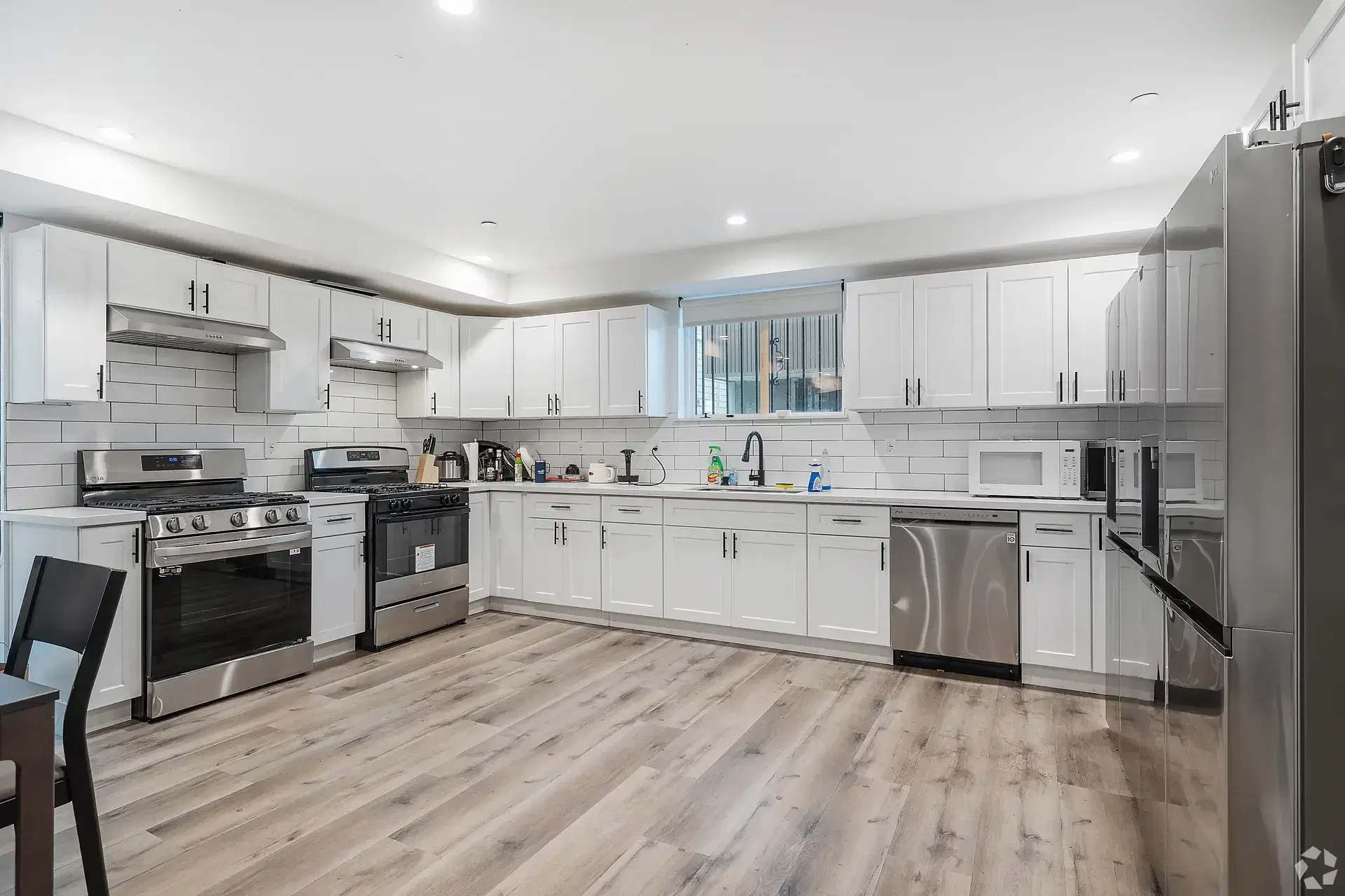 1186 W 37th Pl, Los Angeles – Kitchen