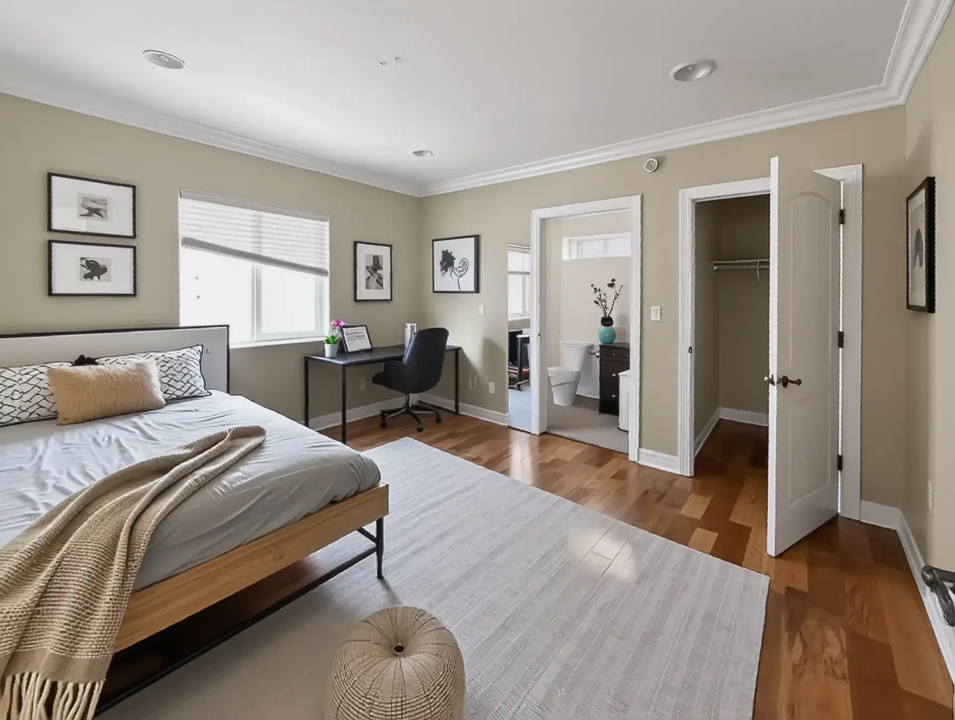 3111 Walton Ave, Los Angeles – Bedroom
