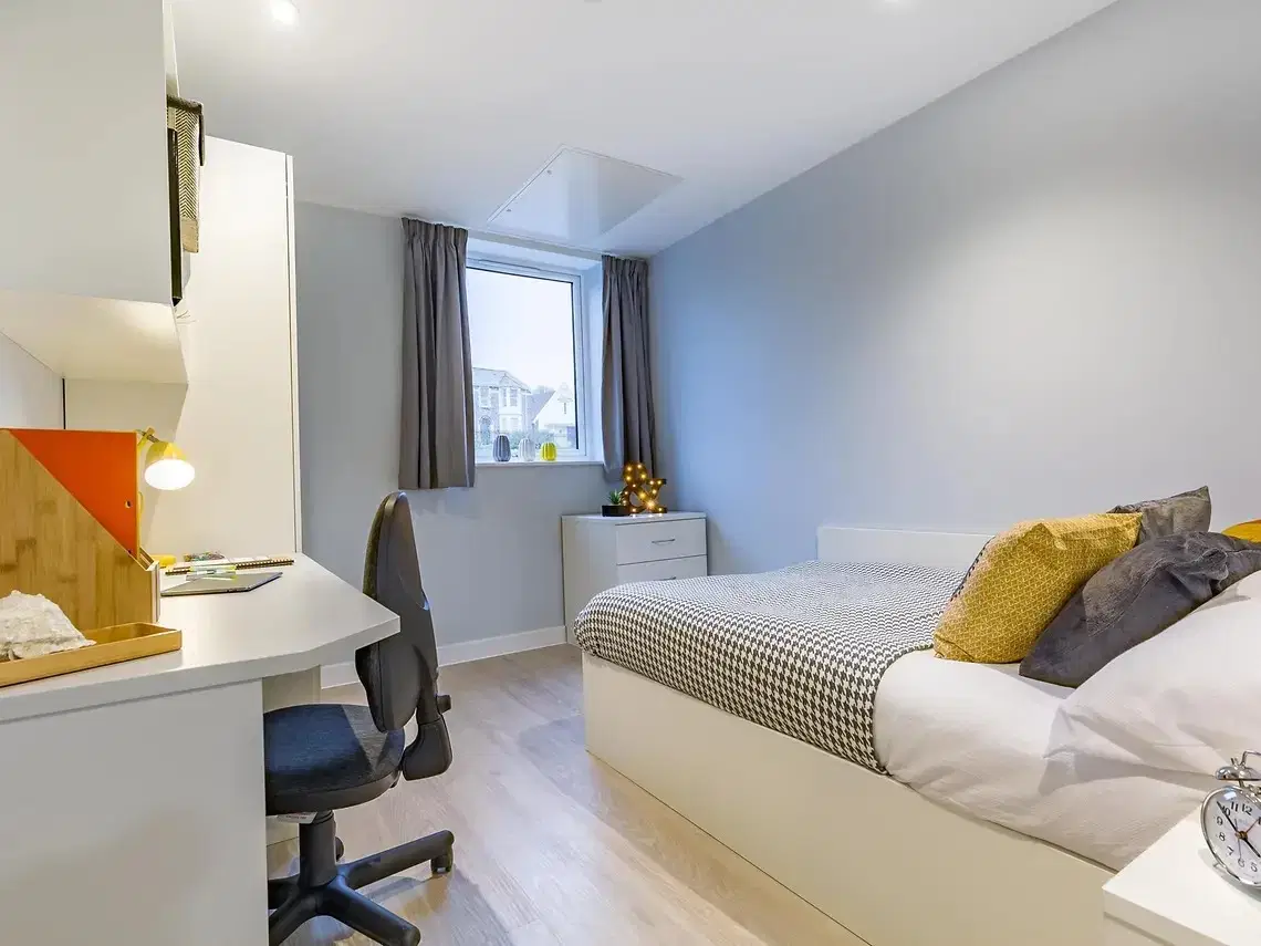 Yugo Mary Parker House, Plymouth – Gold Ensuite