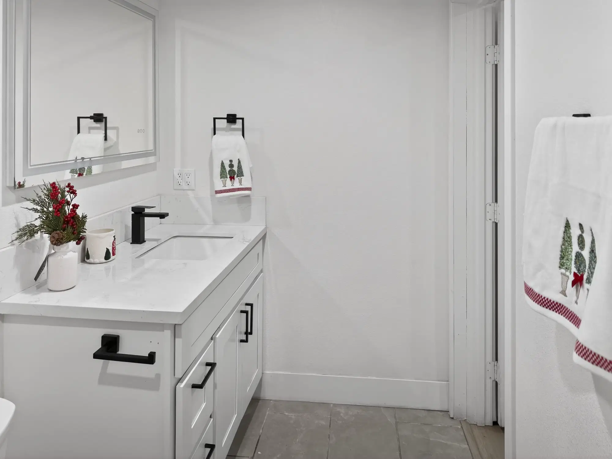 2013 Raymond Ave, Los Angeles – Bathroom