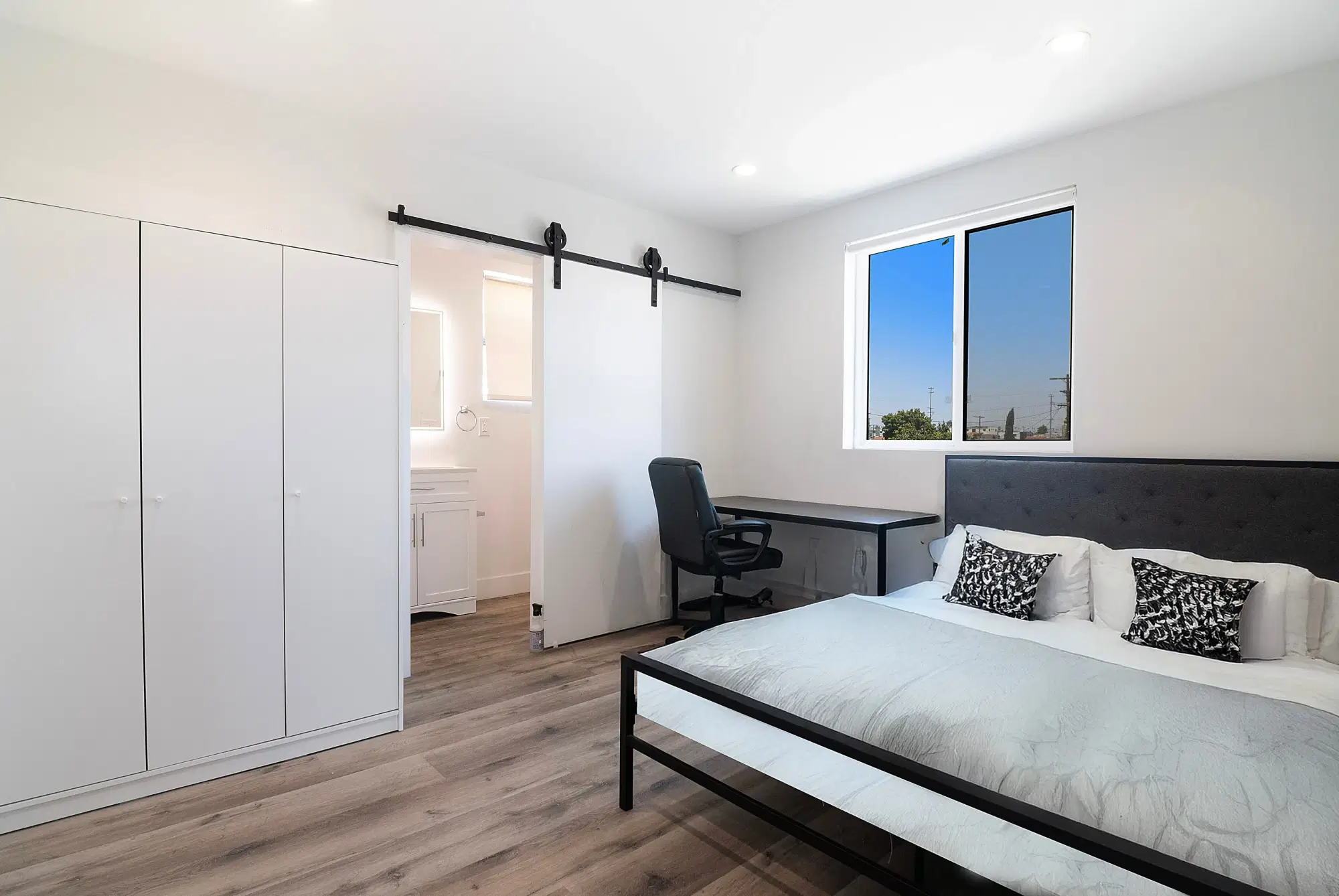 1314 W 35th Pl, Los Angeles