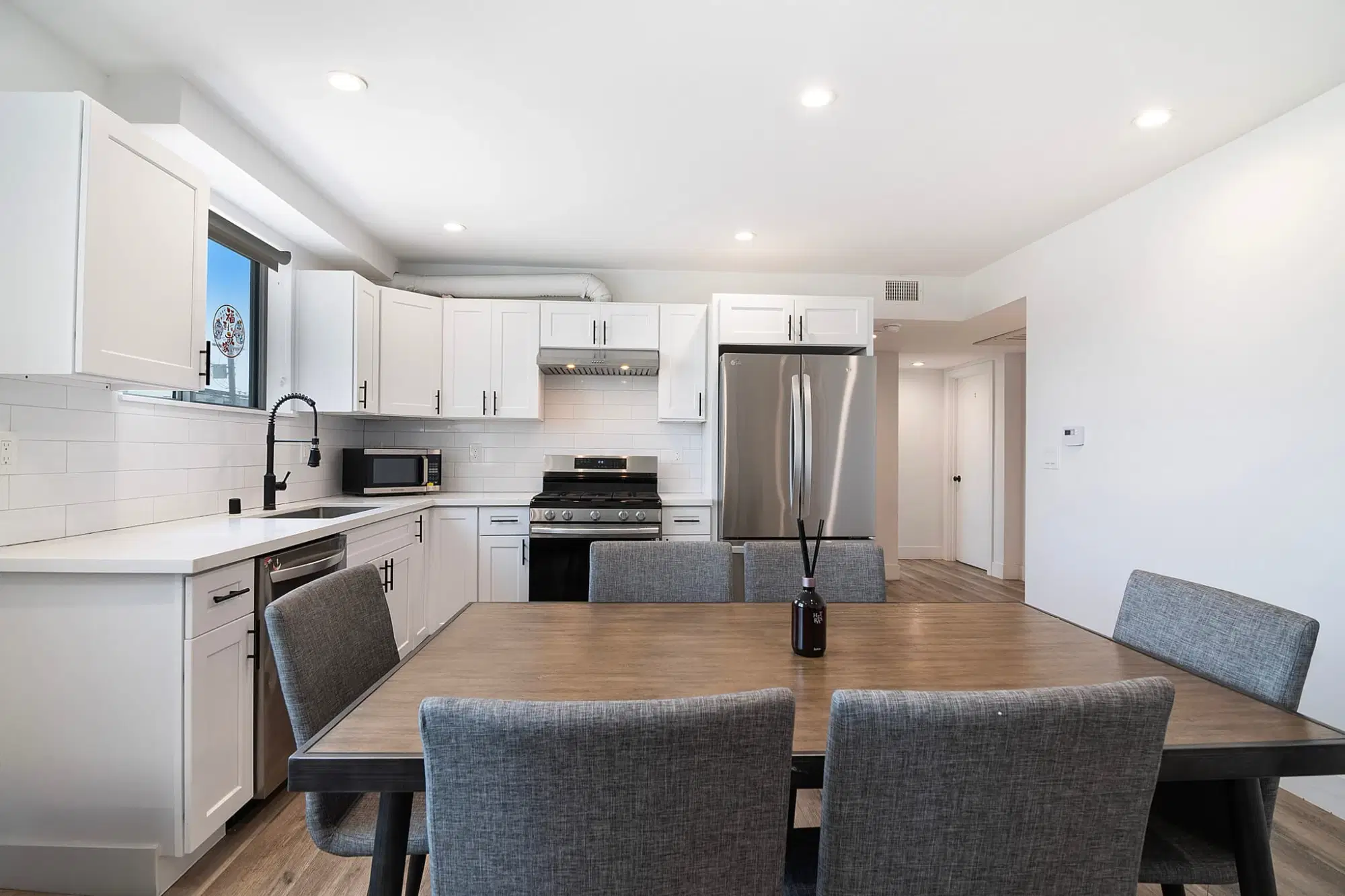 1314 W 35th Pl, Los Angeles – Common Area