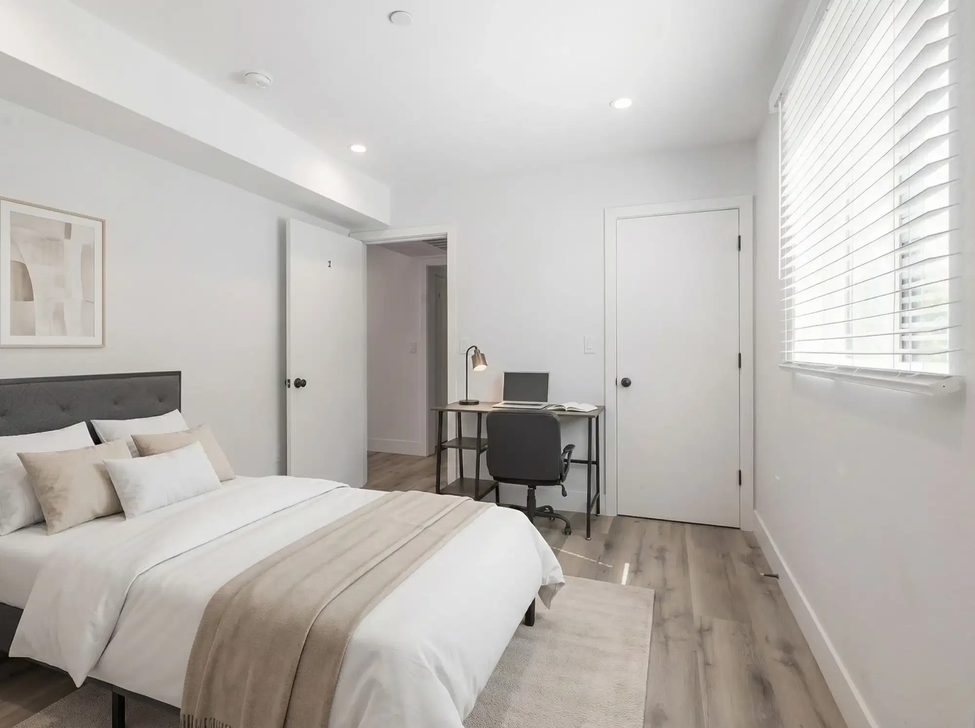 1181 Rolland Curtis Pl, Los Angeles