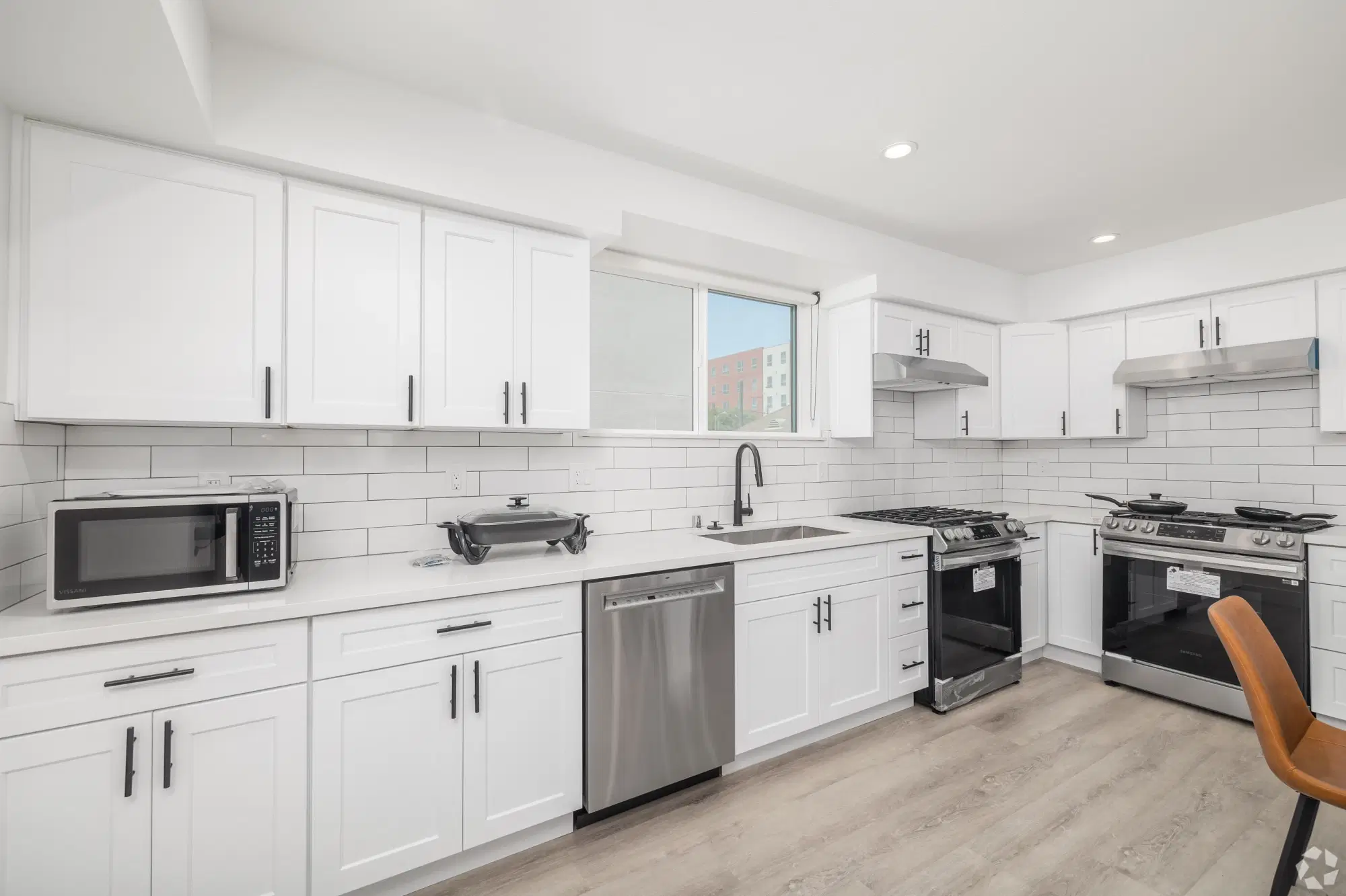 3430 Walton Ave, Los Angeles – Kitchen