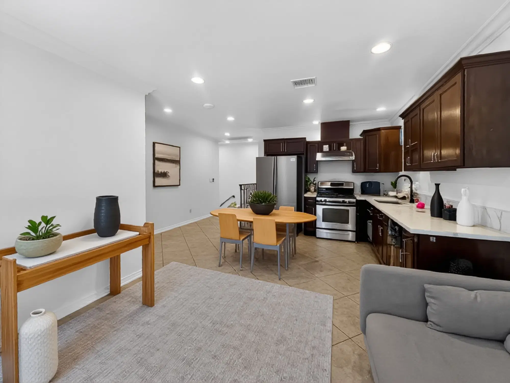 3437 S Catalina St, Los Angeles – Common Area
