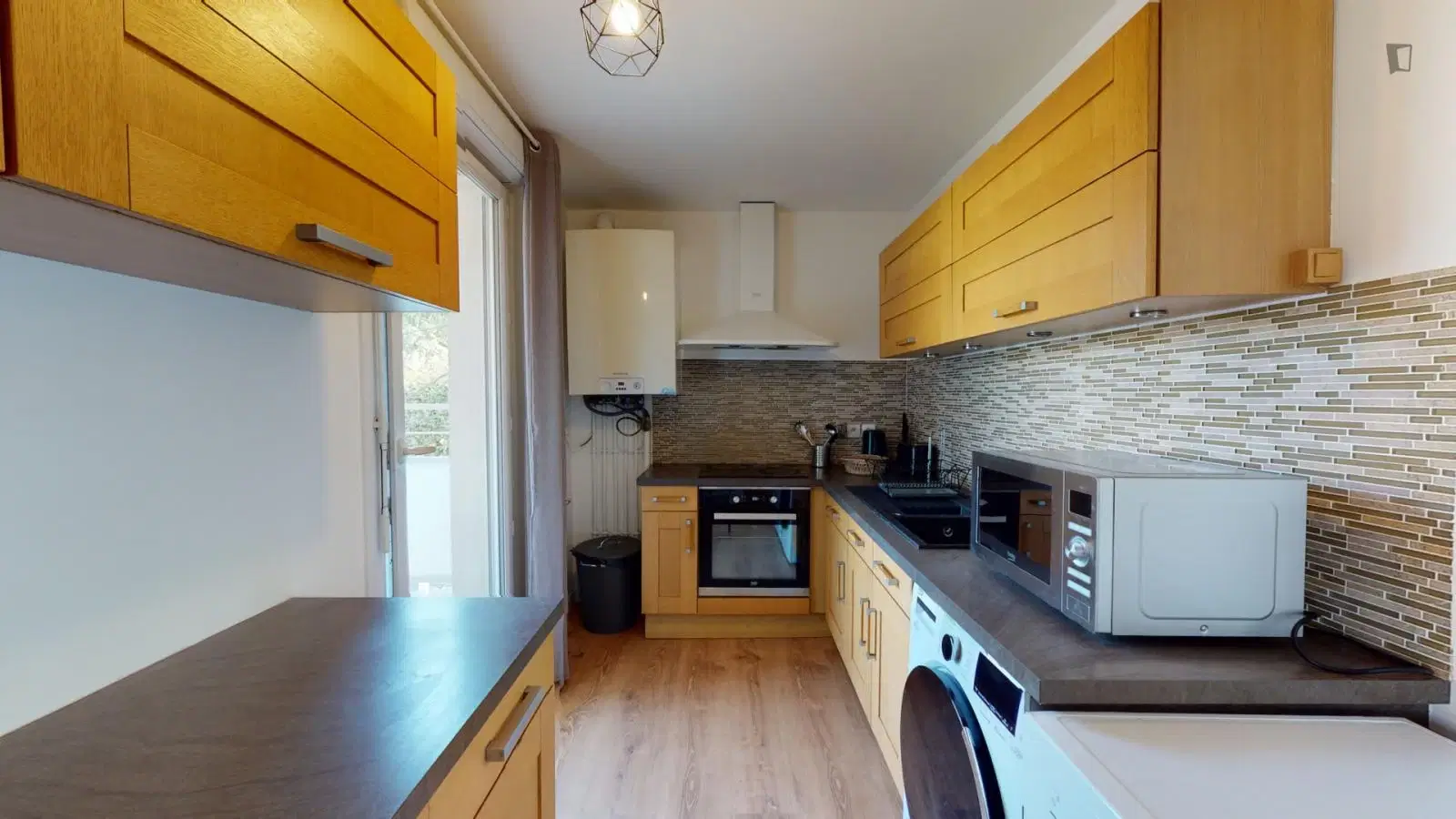 UNP 92240, Paris – Kitchen