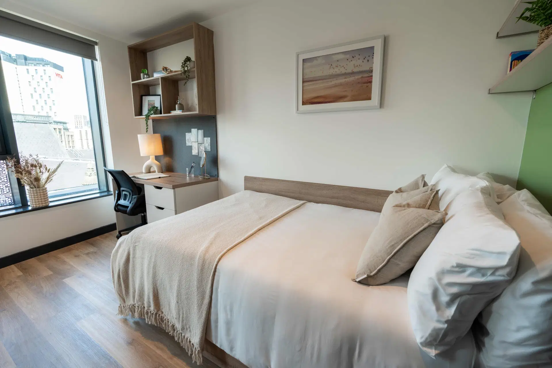 Leonardo, Leeds – Gold En-Suite