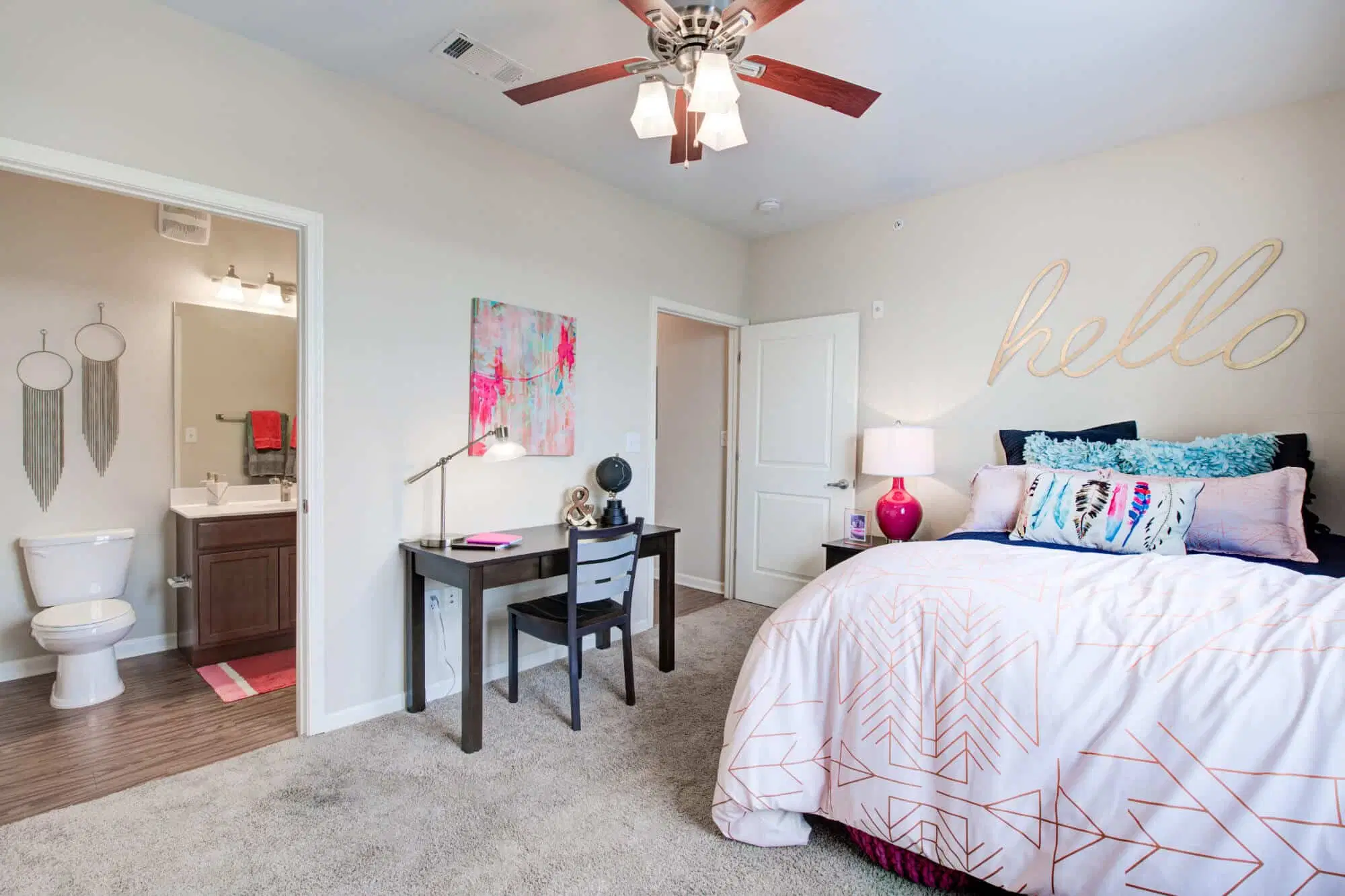 The Park On Morton, Bloomington – Private Room - Townhome (4 Bed - 4.5 Bath)