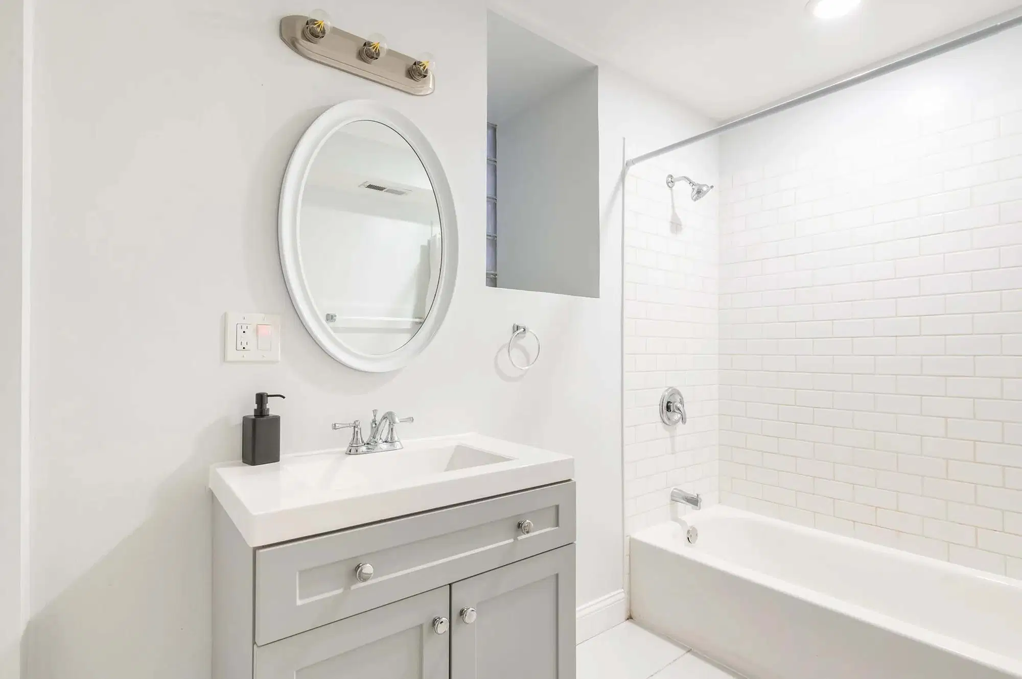 June Homes 60612, Chicago – Bathroom