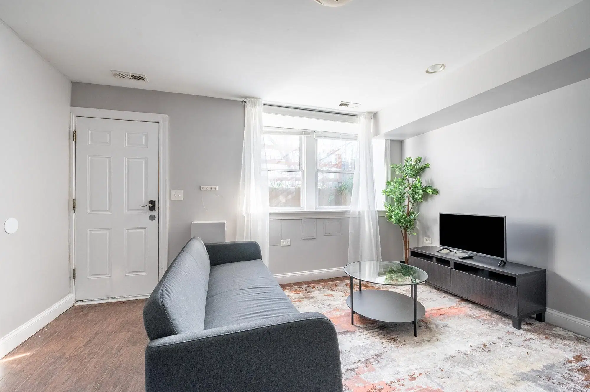 June Homes 60612, Chicago – Common Area
