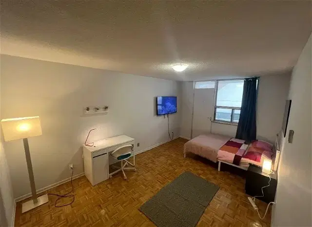 Pearson Housing 411 Duplex Ave, Toronto – Master Bedroom (4 Bed 4 Bath)
