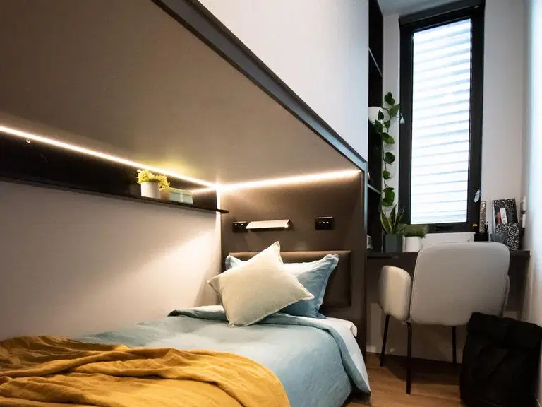 Yugo University Square, Melbourne – 6 Bed Apartment with Terrace (Bunk Cabin)