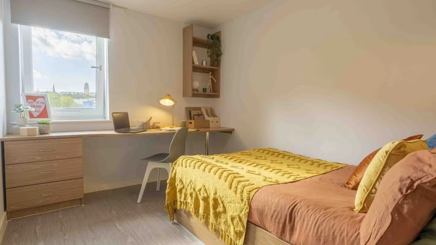 iQ Leeds, Leeds – Silver En Suite Plus