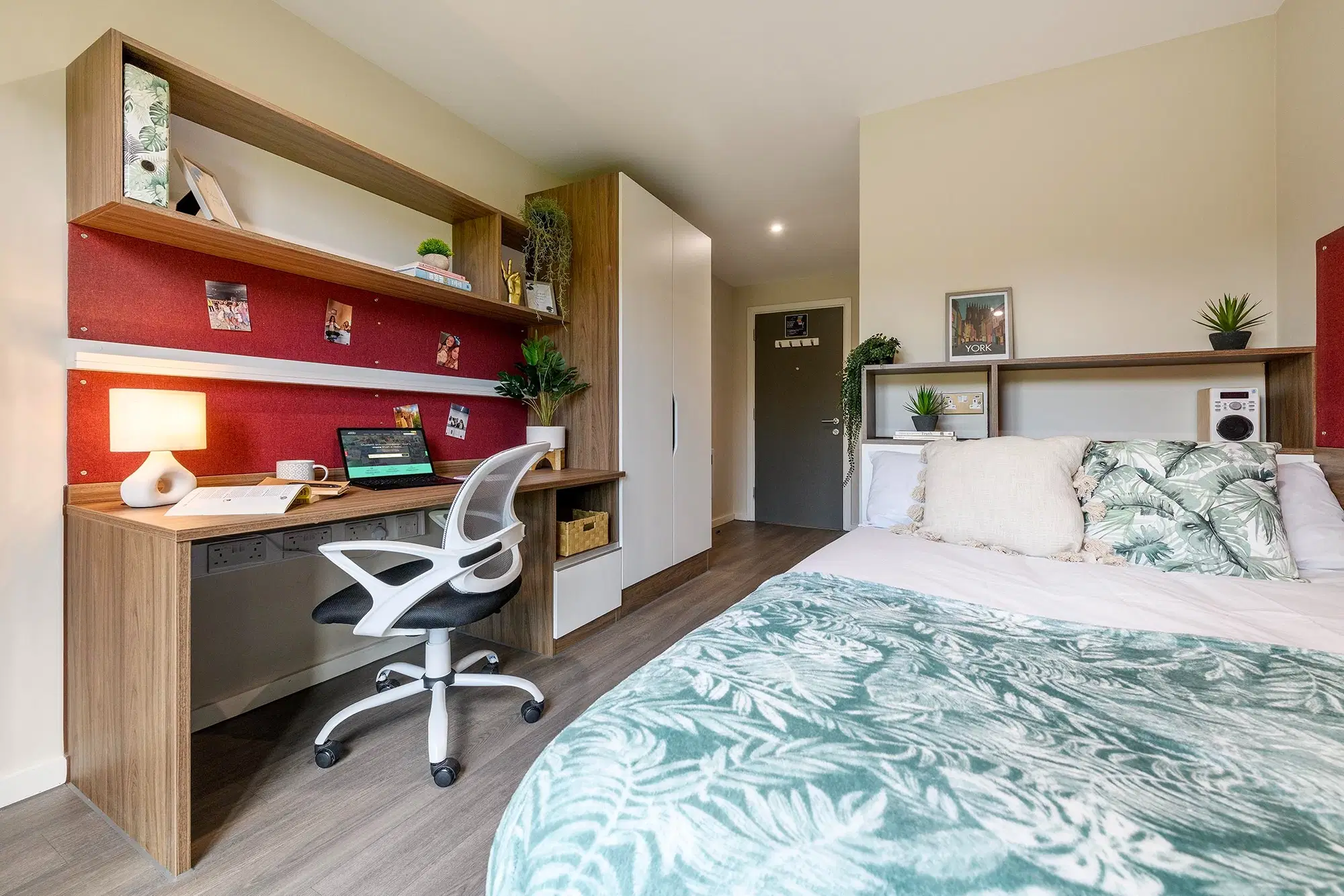 Frederick House, York – Ensuite Bronze