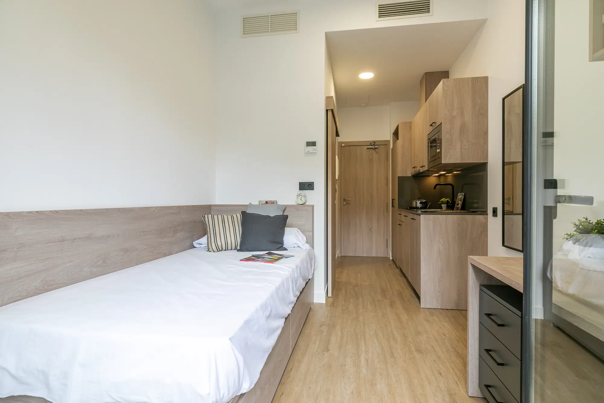 Micampus Sinesio Delgado, Madrid – Individual Extra Room