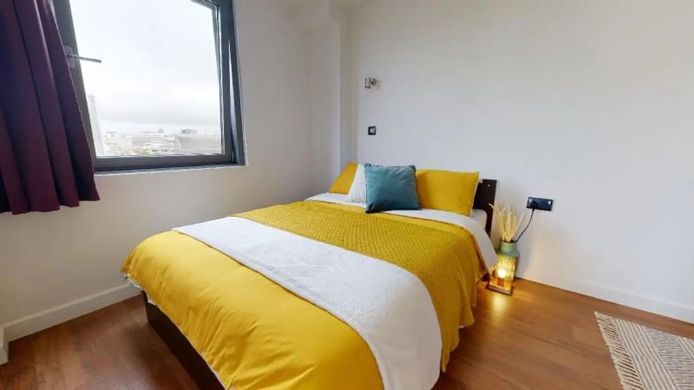 iQ Astor House, Plymouth – Silver Studio Premium