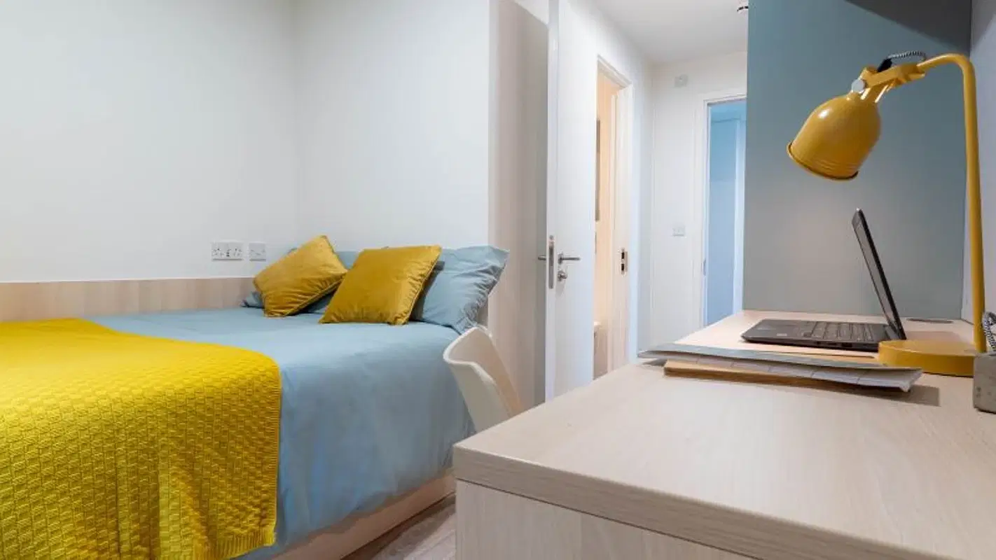 iQ Signal Place, Nottingham – Silver En Suite
