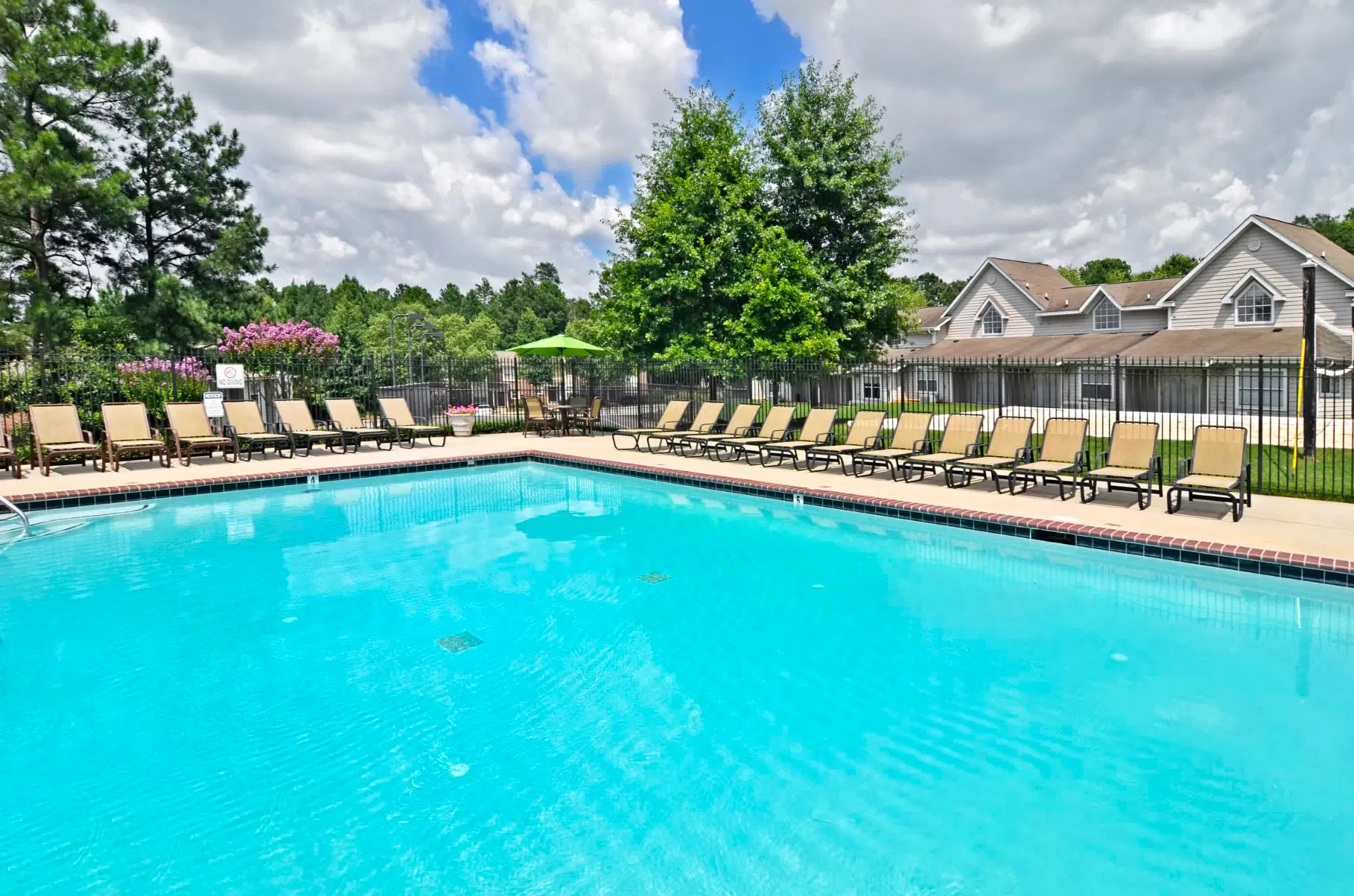 The Townhomes At River Club, Athens – Amenities