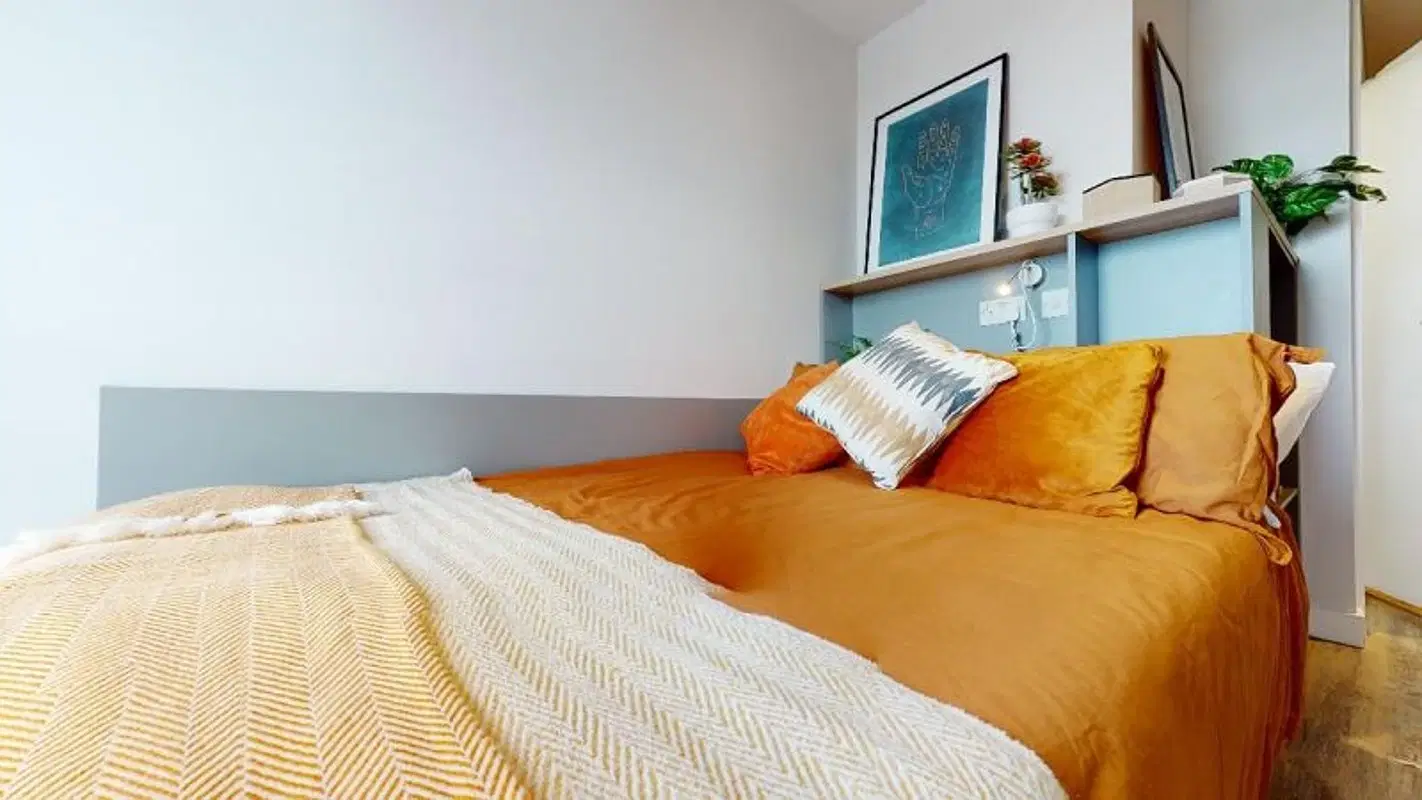 iQ Weaver Place, Coventry – Copper En Suite Premium