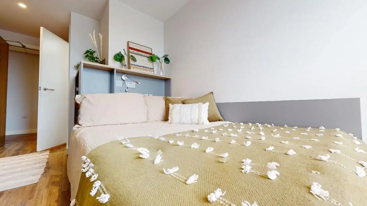 iQ Weaver Place, Coventry – Bronze En Suite Premium