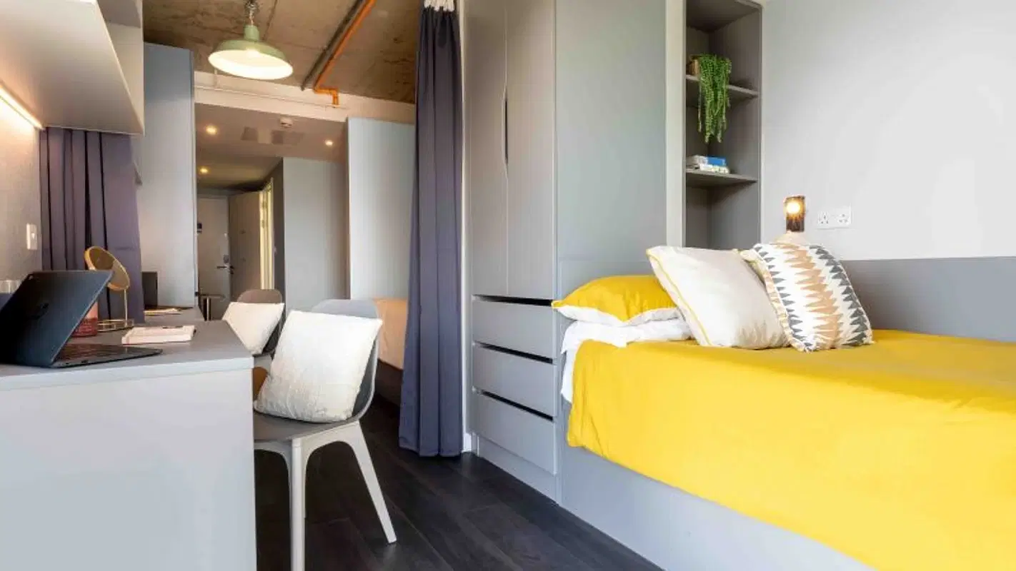 iQ Aldgate, London – Twin Room Plus