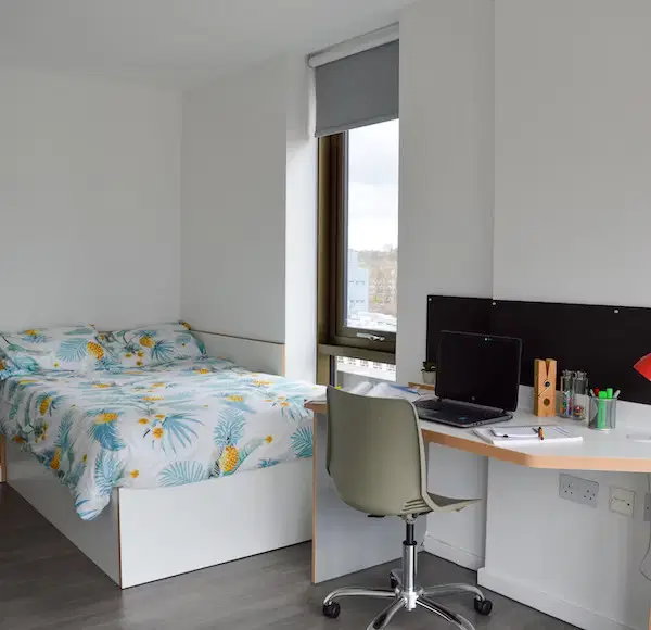 Byrom Point, Liverpool – Ensuite Gold - City View