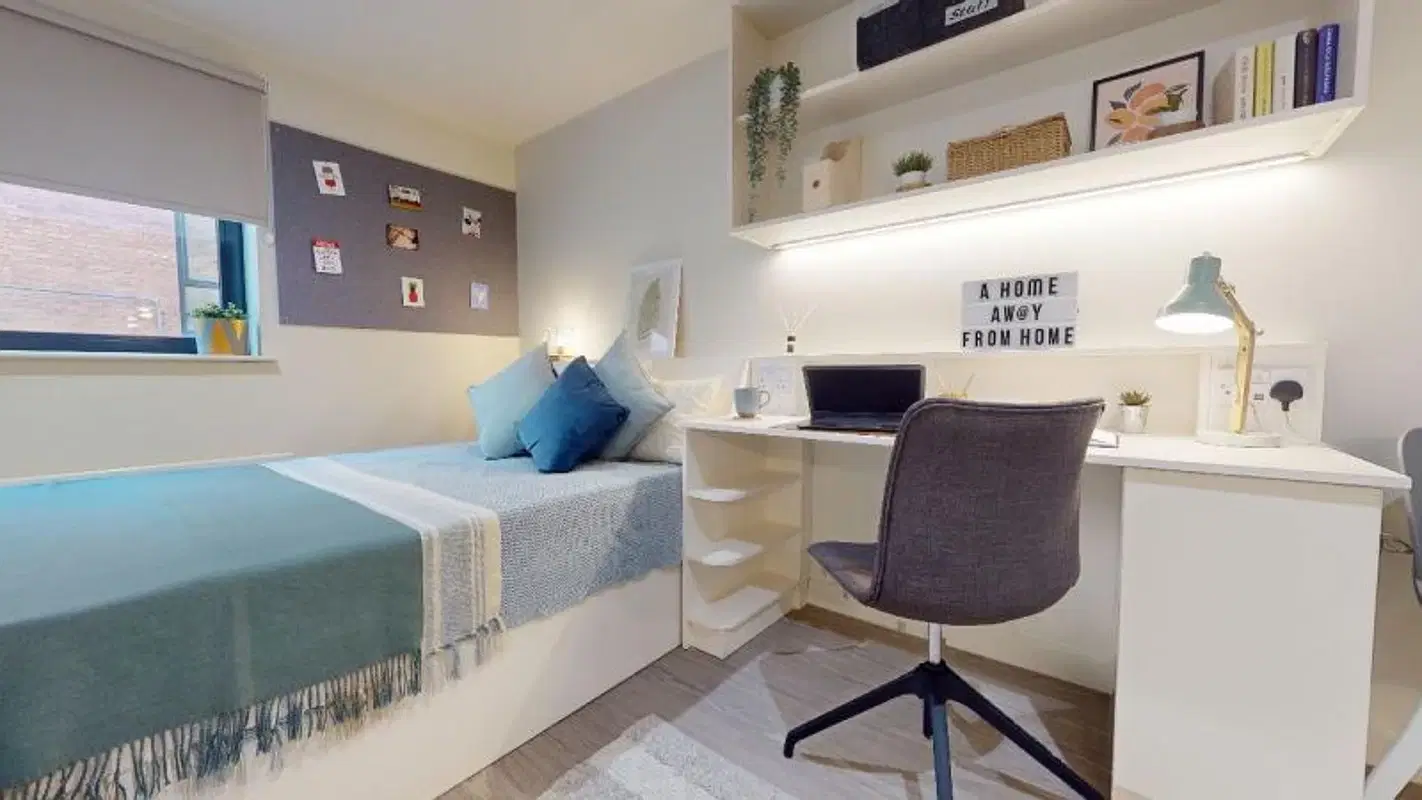 iQ Leeds, Leeds – Platinum Studio
