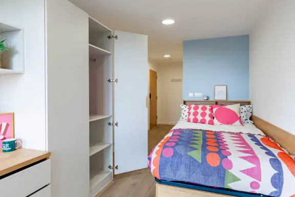 Ty Nant, Swansea – Penthouse Plus En Suite