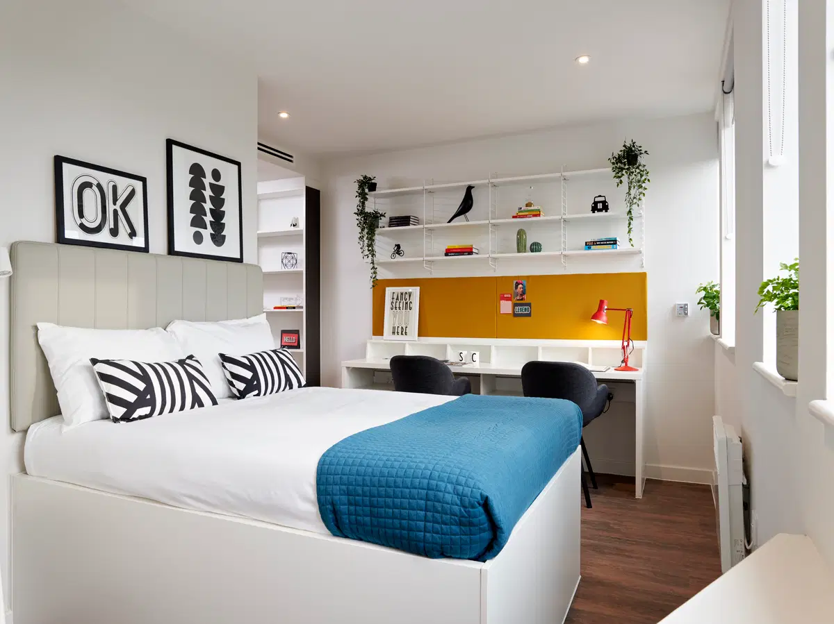 Student Castle Oxford, Oxford – Lewis Lux Flat