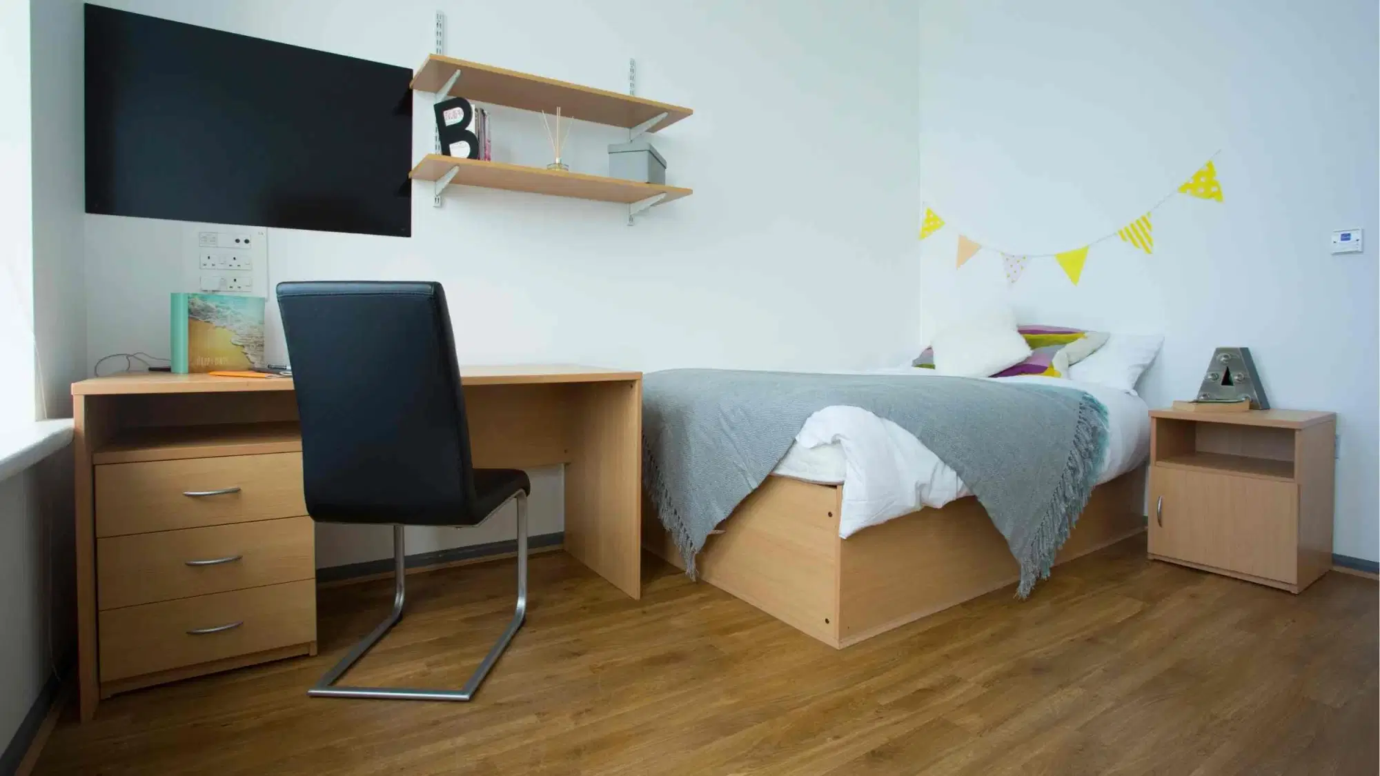 Alexandra Hall, Aberystwyth – Gold Double Room