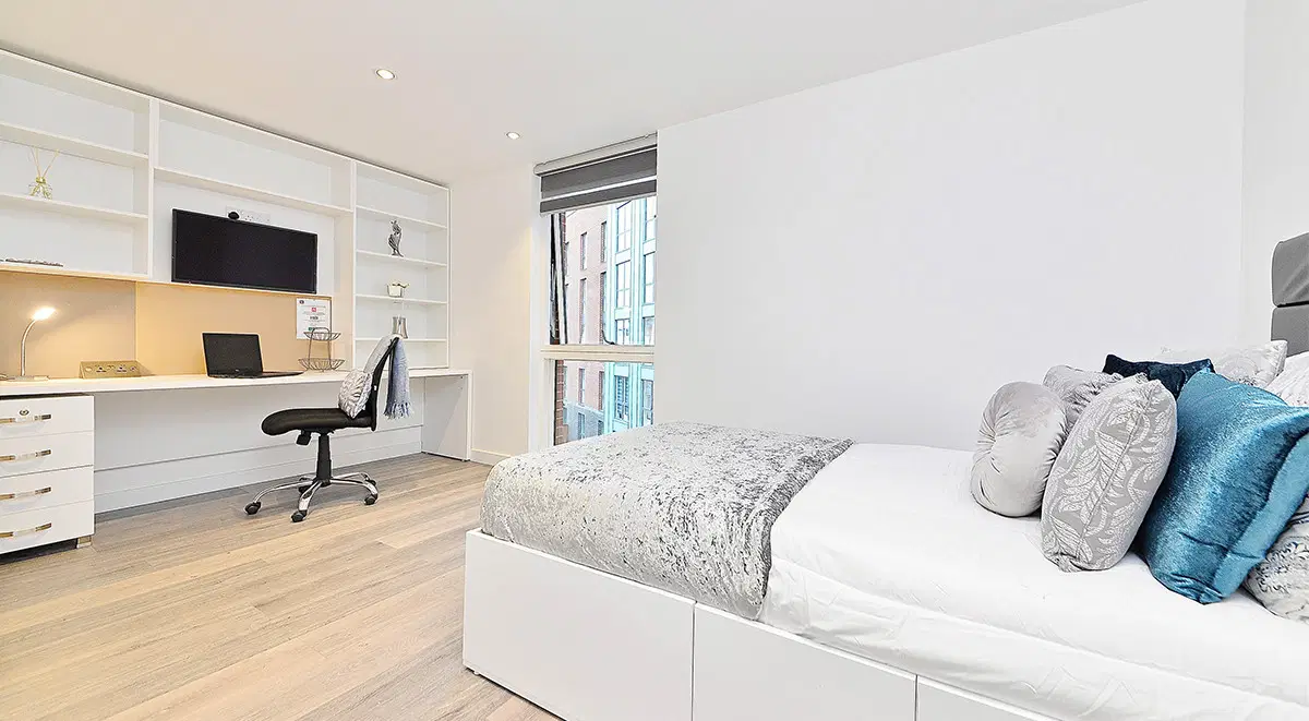 Miura, Nottingham – Large Premium Studio