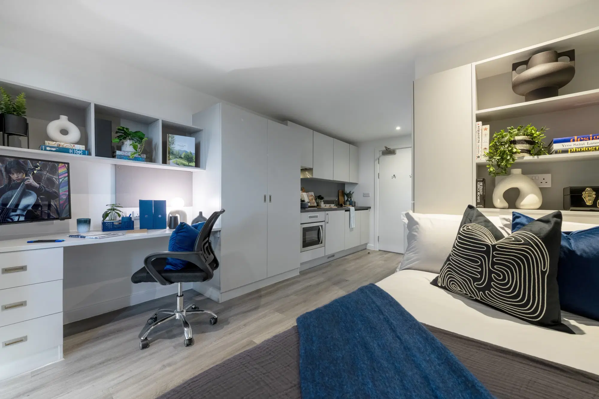 Infinity, Coventry – Luxe Studio
