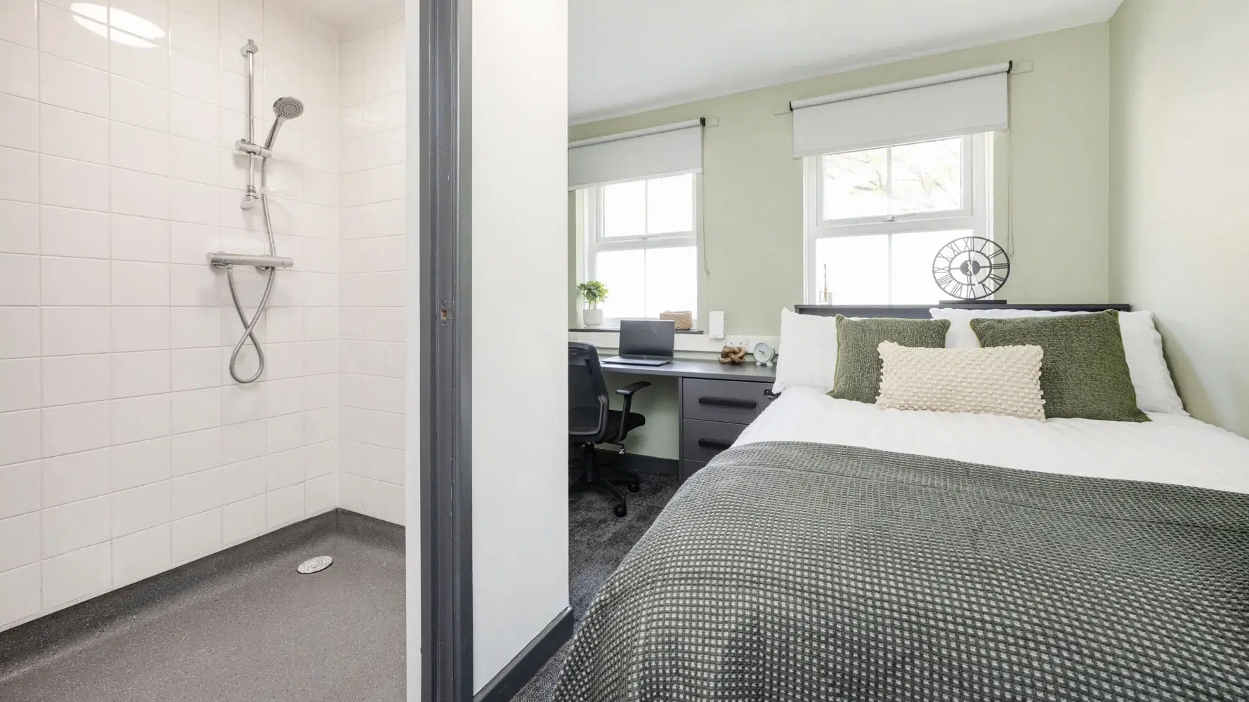 Dean House, London – Classic Ensuite Wet Room