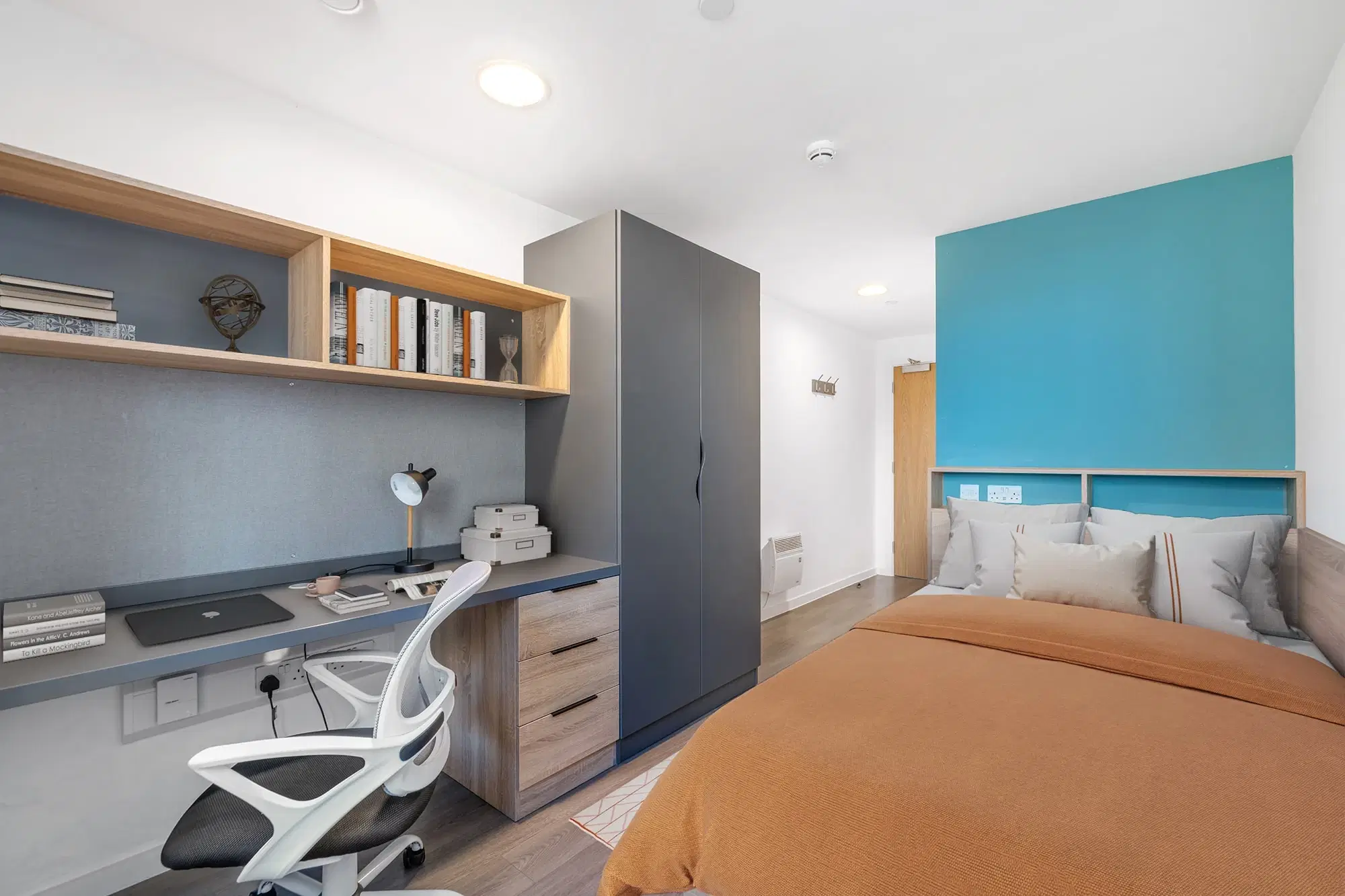 Canvas Walthamstow, London – Gold Ensuite