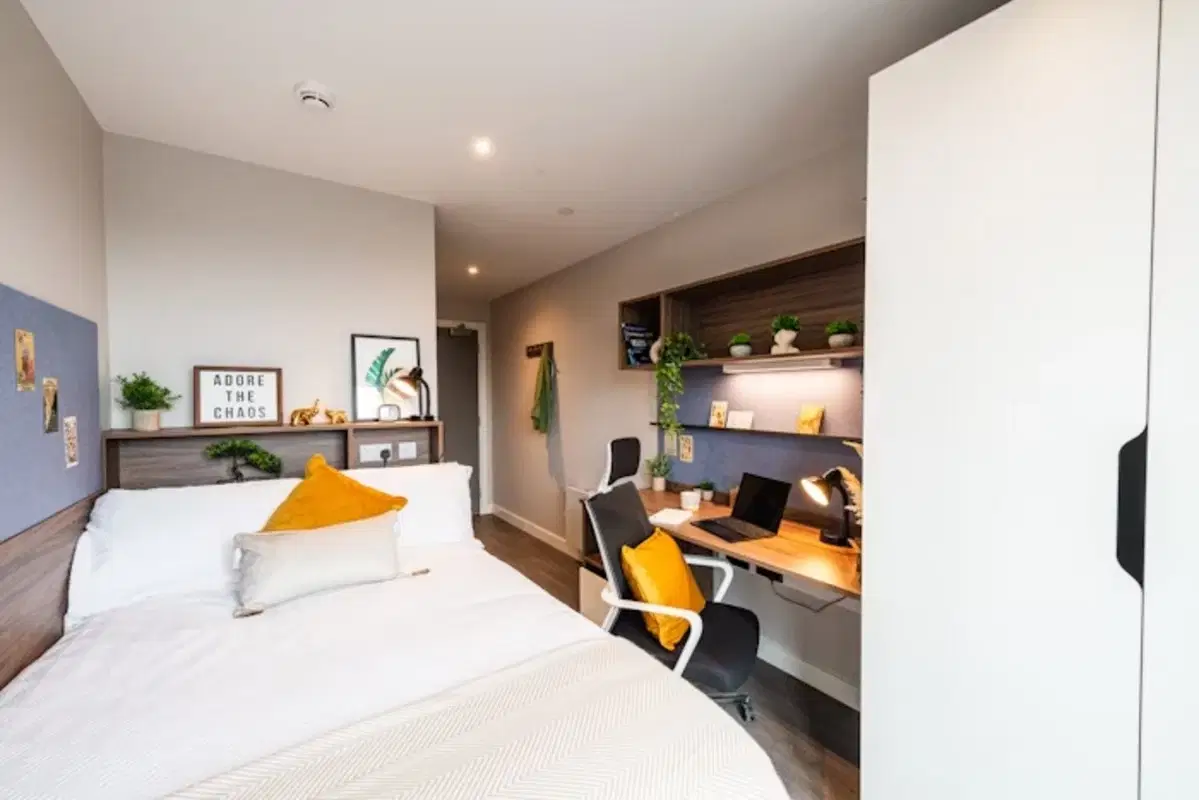 Nelson Place, Belfast – Ensuite Bronze Plus