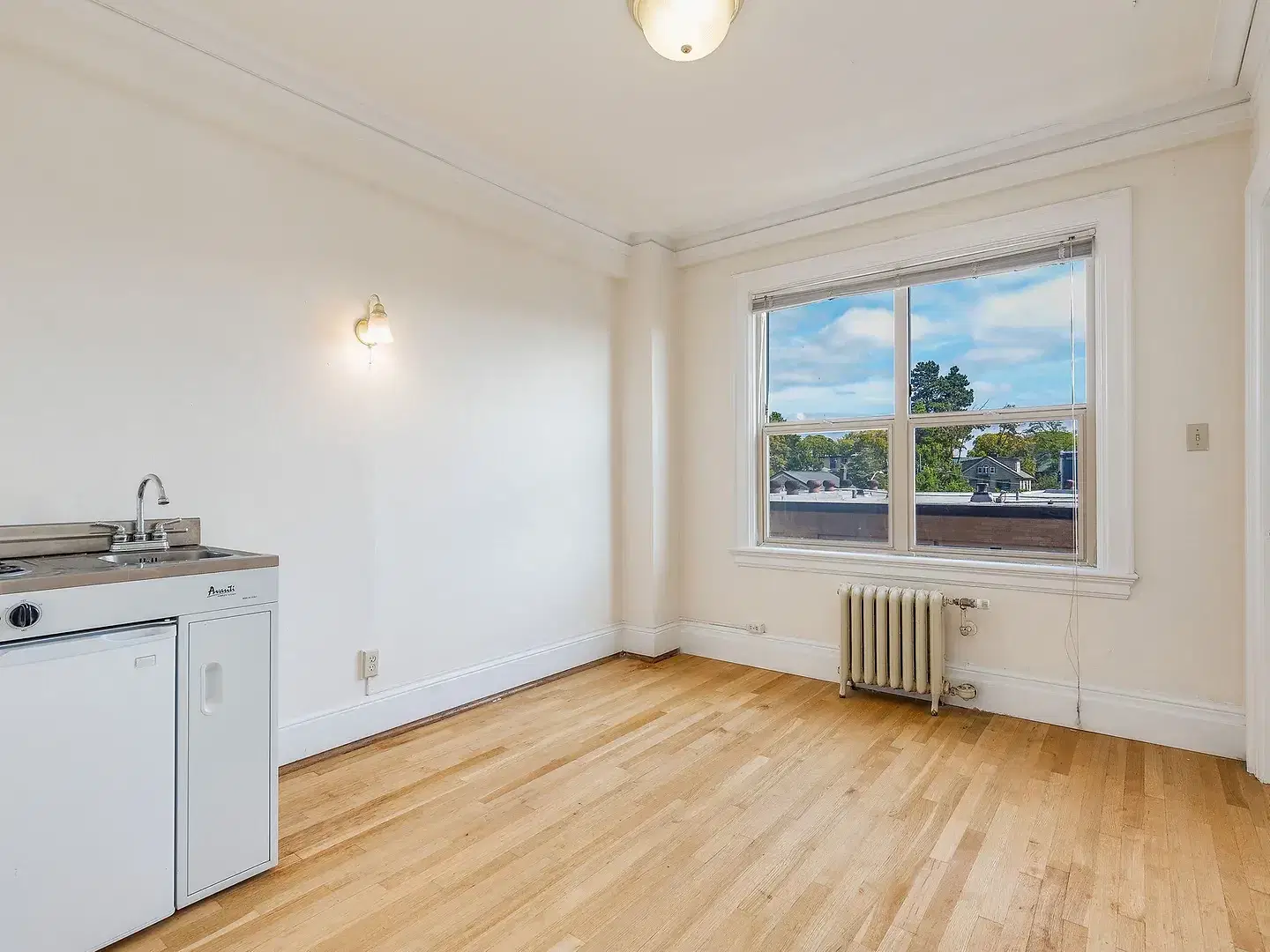 Yugo Seattle Wilsonian, Seattle – Efficiency Classic