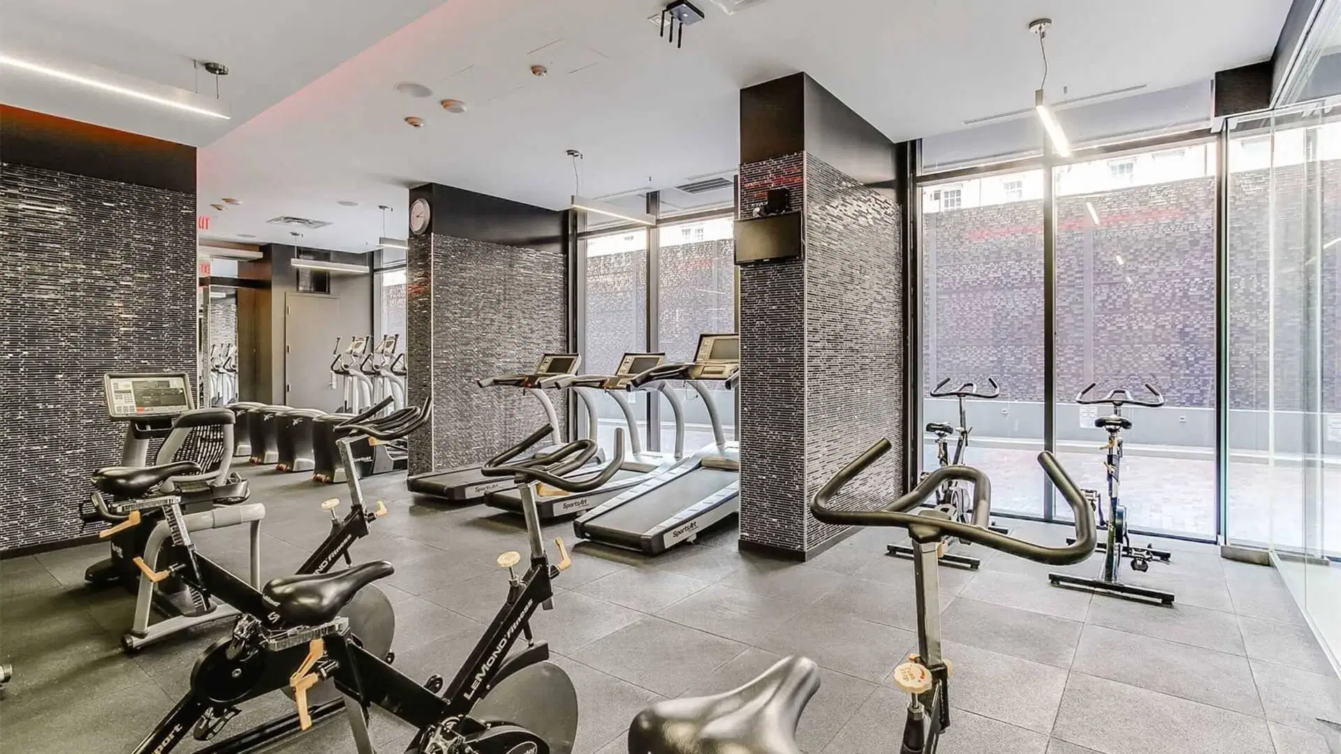 Liwinco Fashion District, Toronto – Amenities