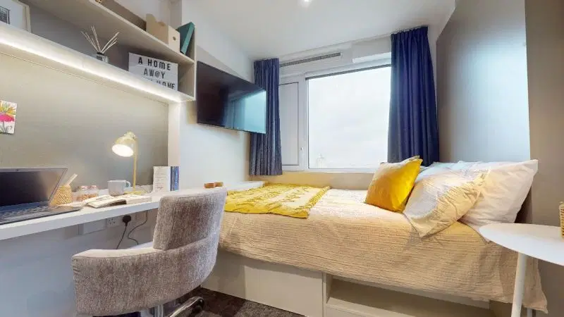 iQ Vega, London – Penthouse Studio