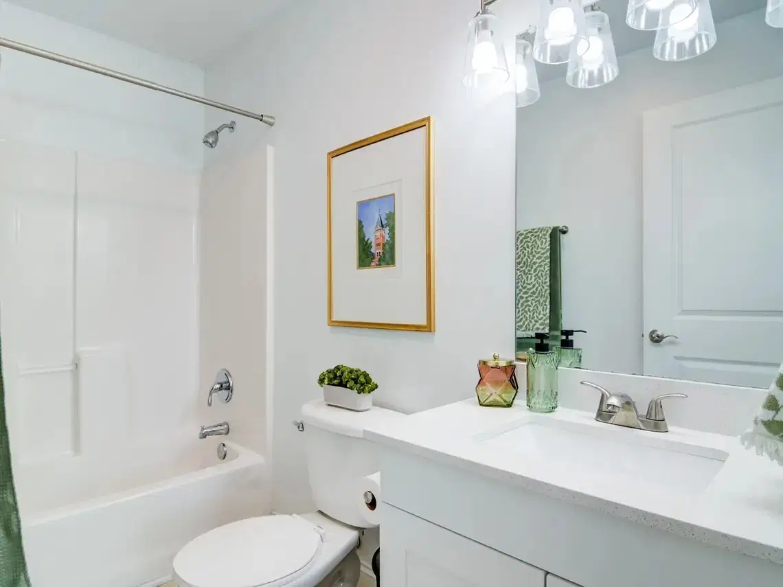 Yugo Auburn North, Auburn – Bathroom
