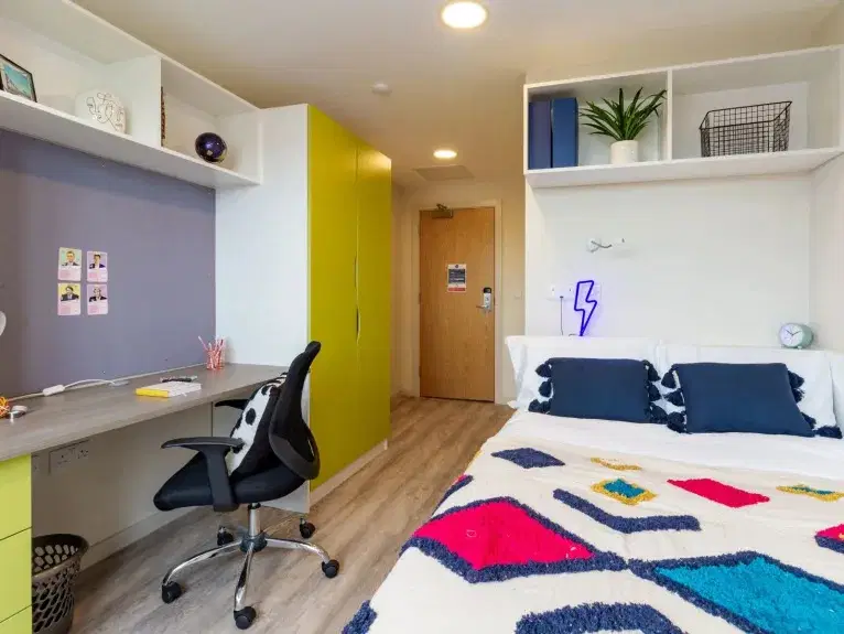 The Barn, Exeter – Gold Ensuite