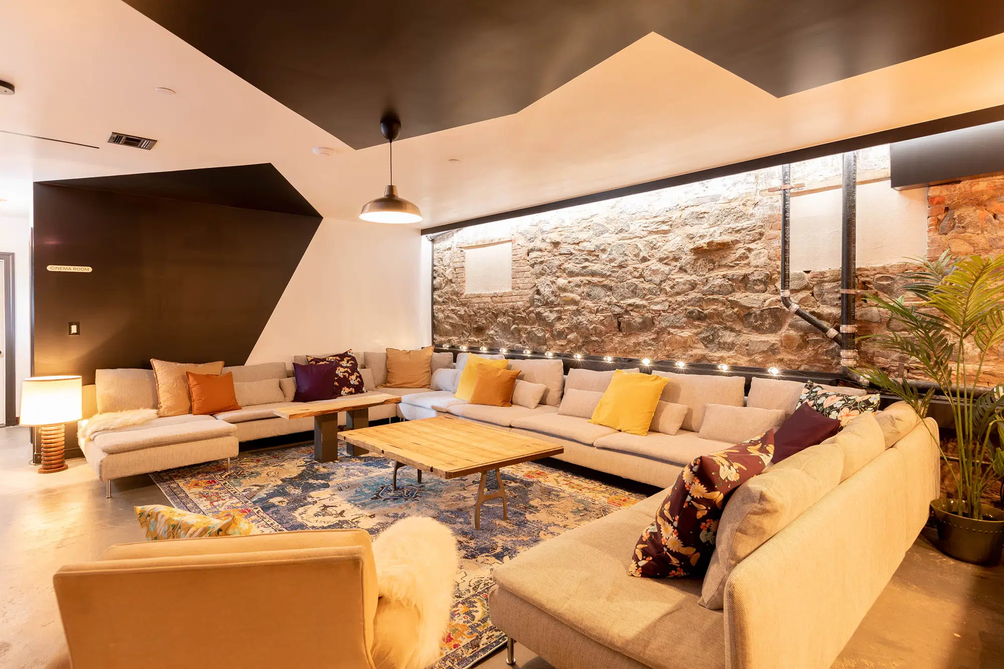 Crown 907, New York – Common Area
