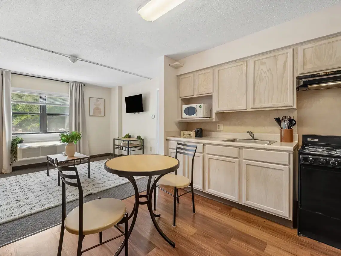 Yugo Greenville Campus Towers, Greenville – Kitchen